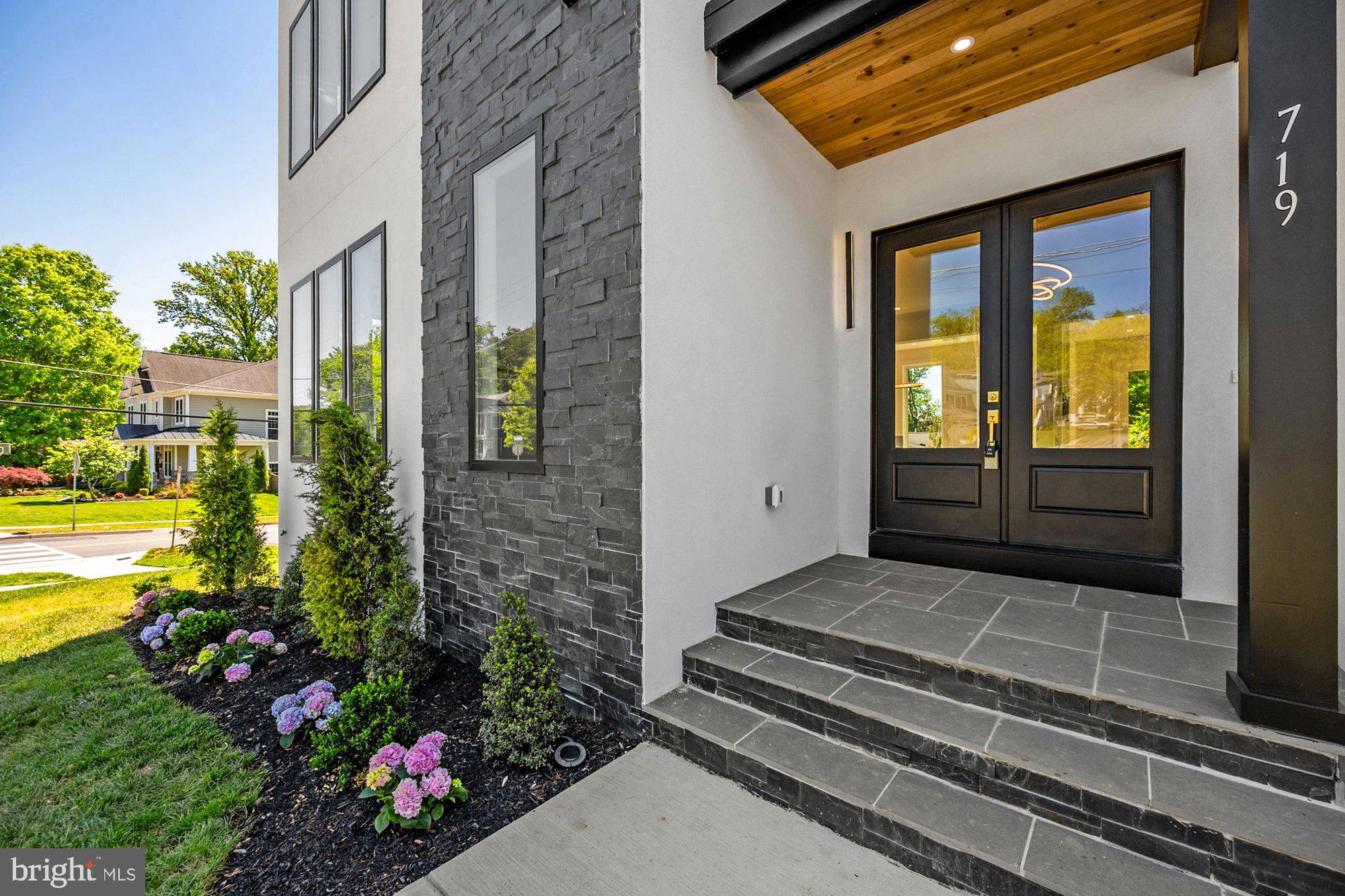 VIENNA WOODS - Residential
