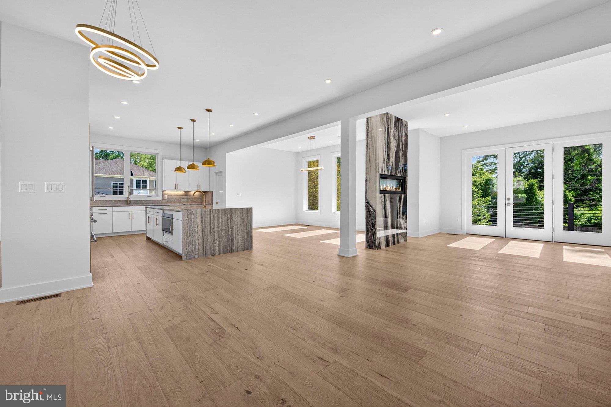 VIENNA WOODS - Residential