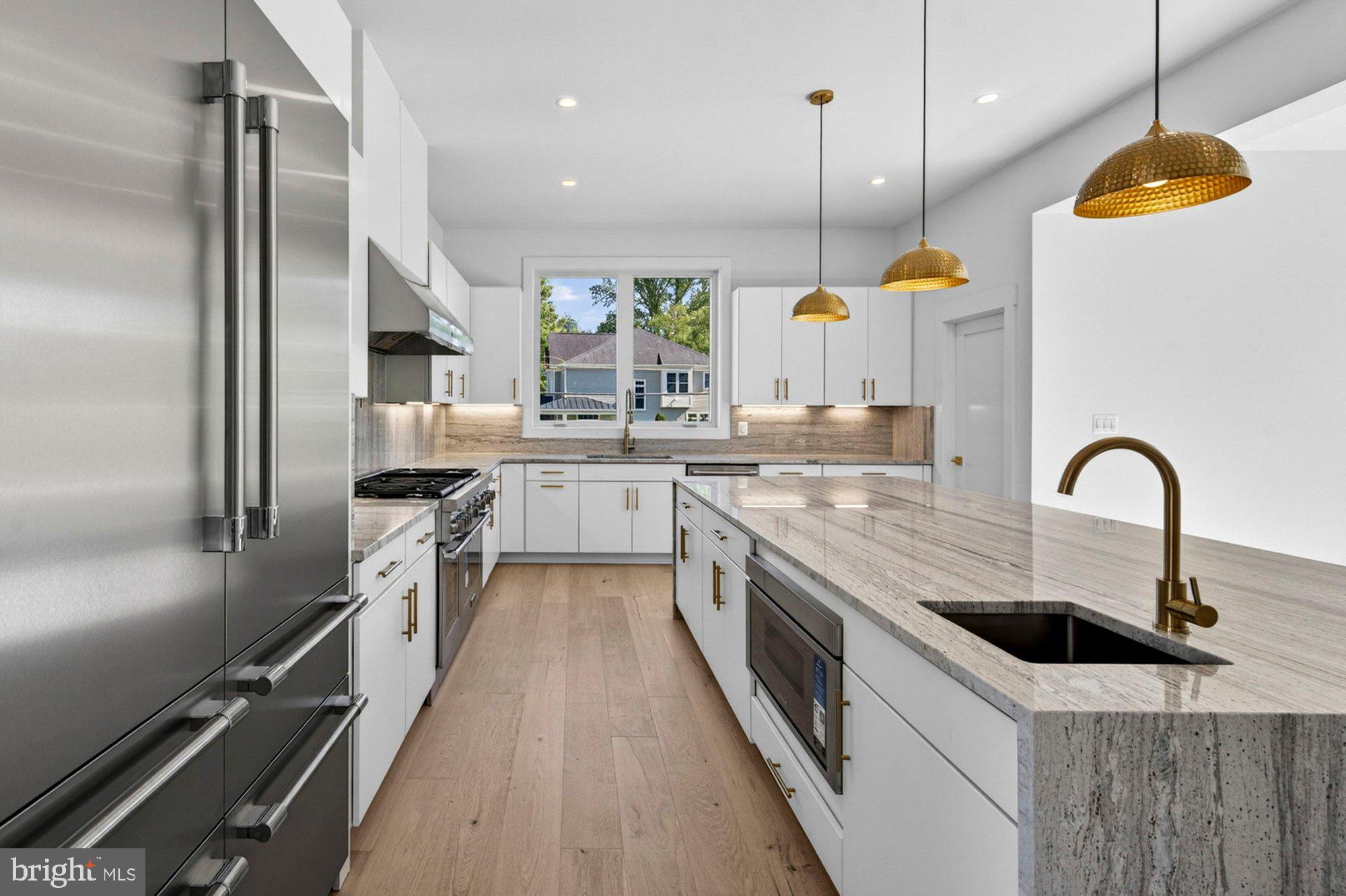 VIENNA WOODS - Residential