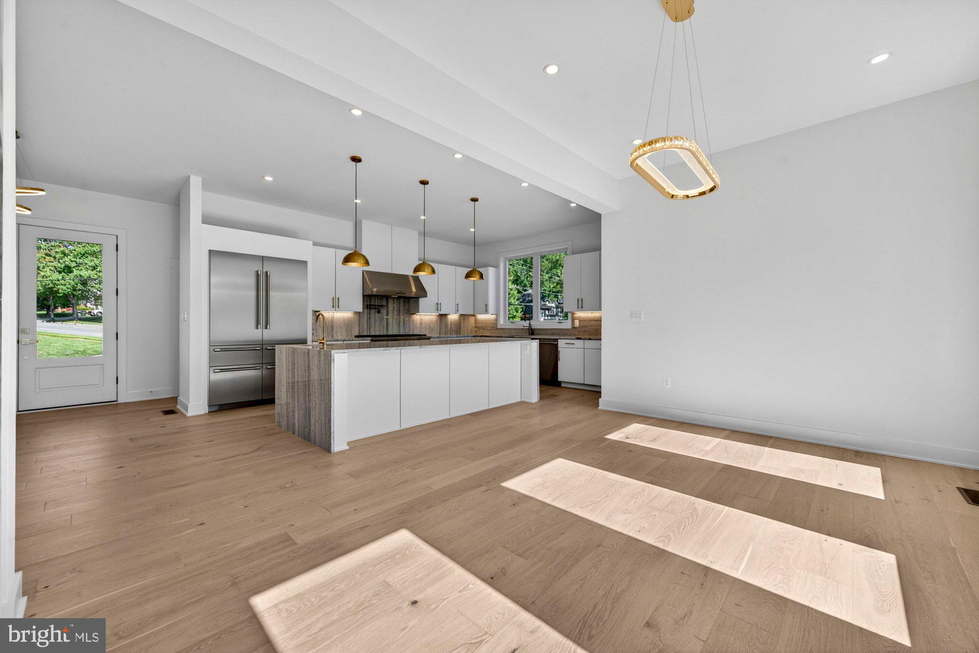 VIENNA WOODS - Residential
