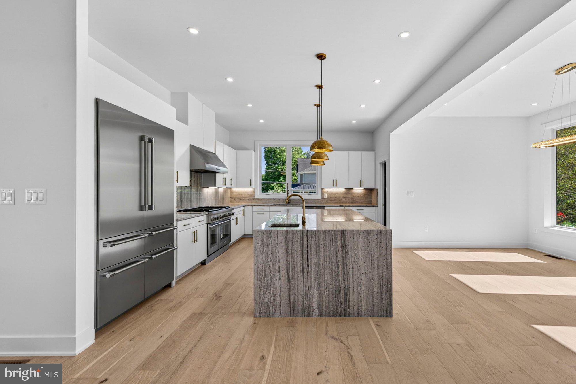 VIENNA WOODS - Residential