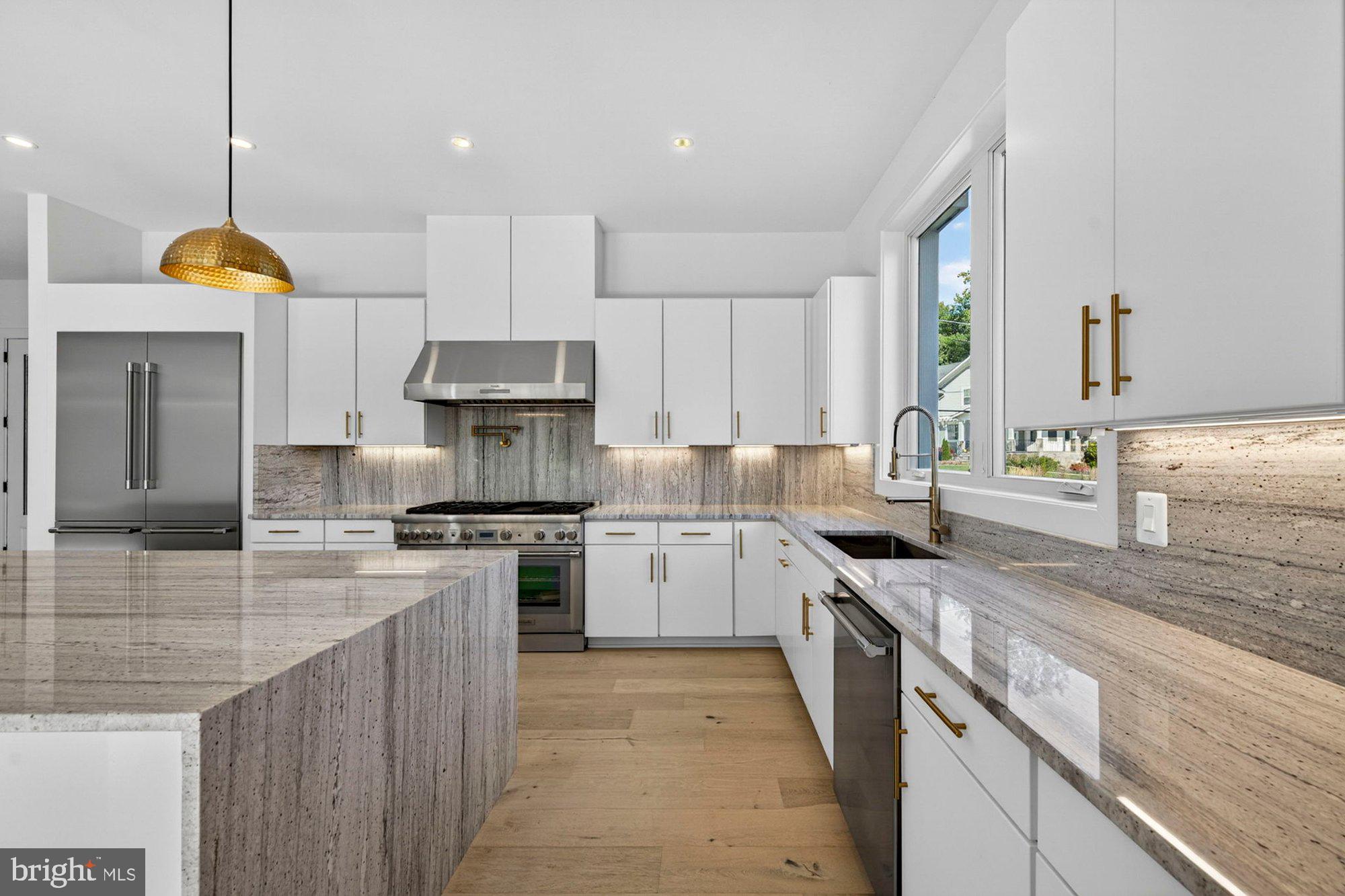 VIENNA WOODS - Residential