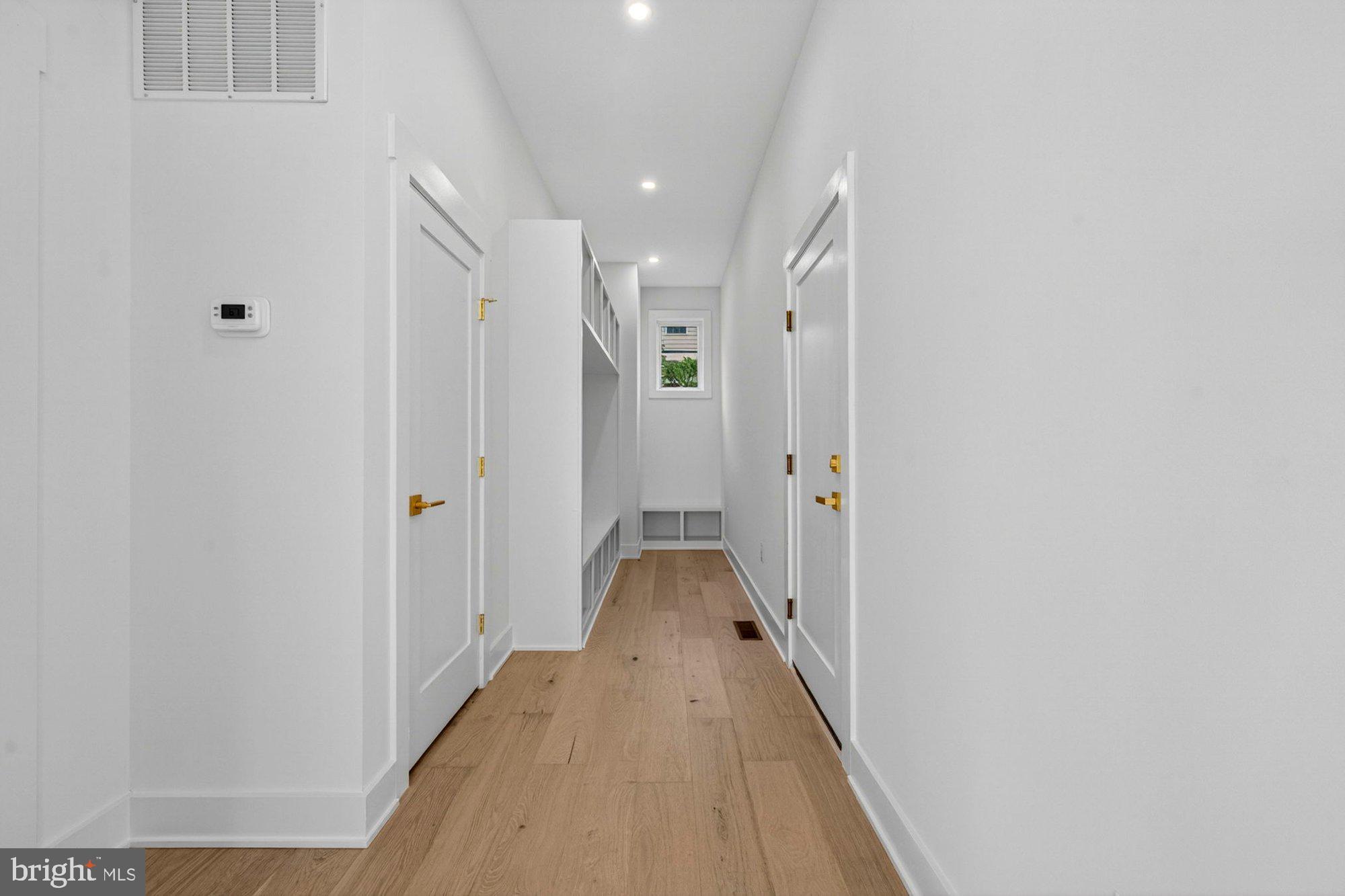 VIENNA WOODS - Residential