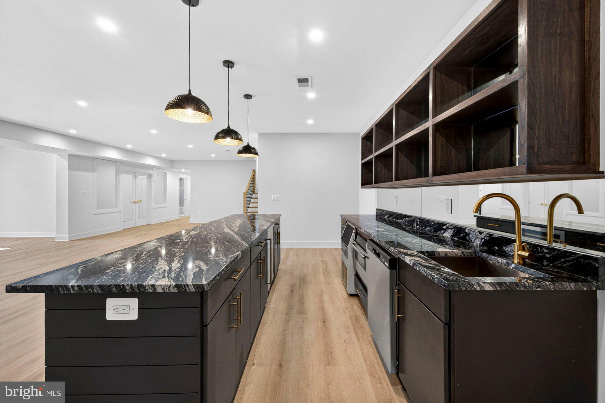 VIENNA WOODS - Residential