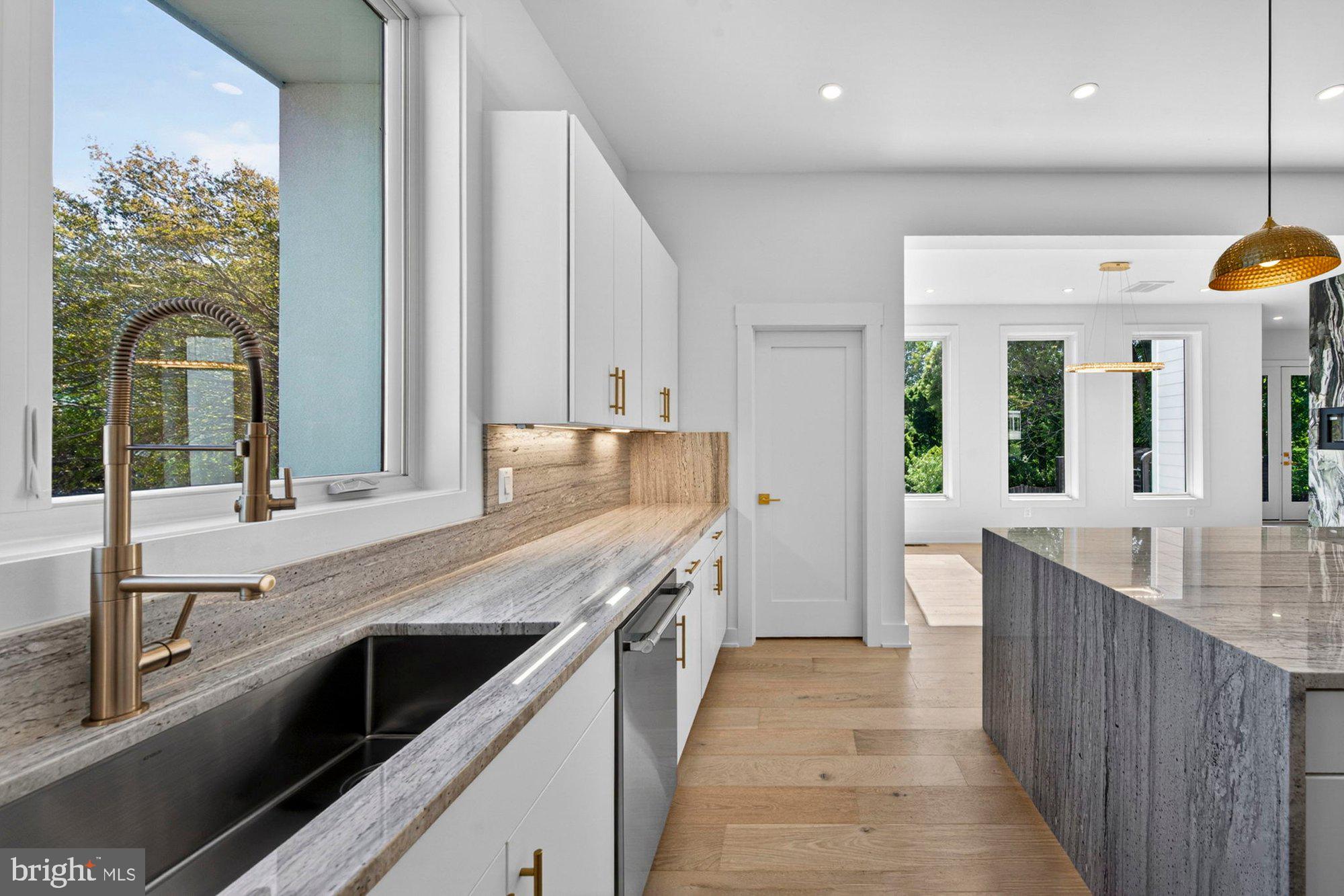 VIENNA WOODS - Residential