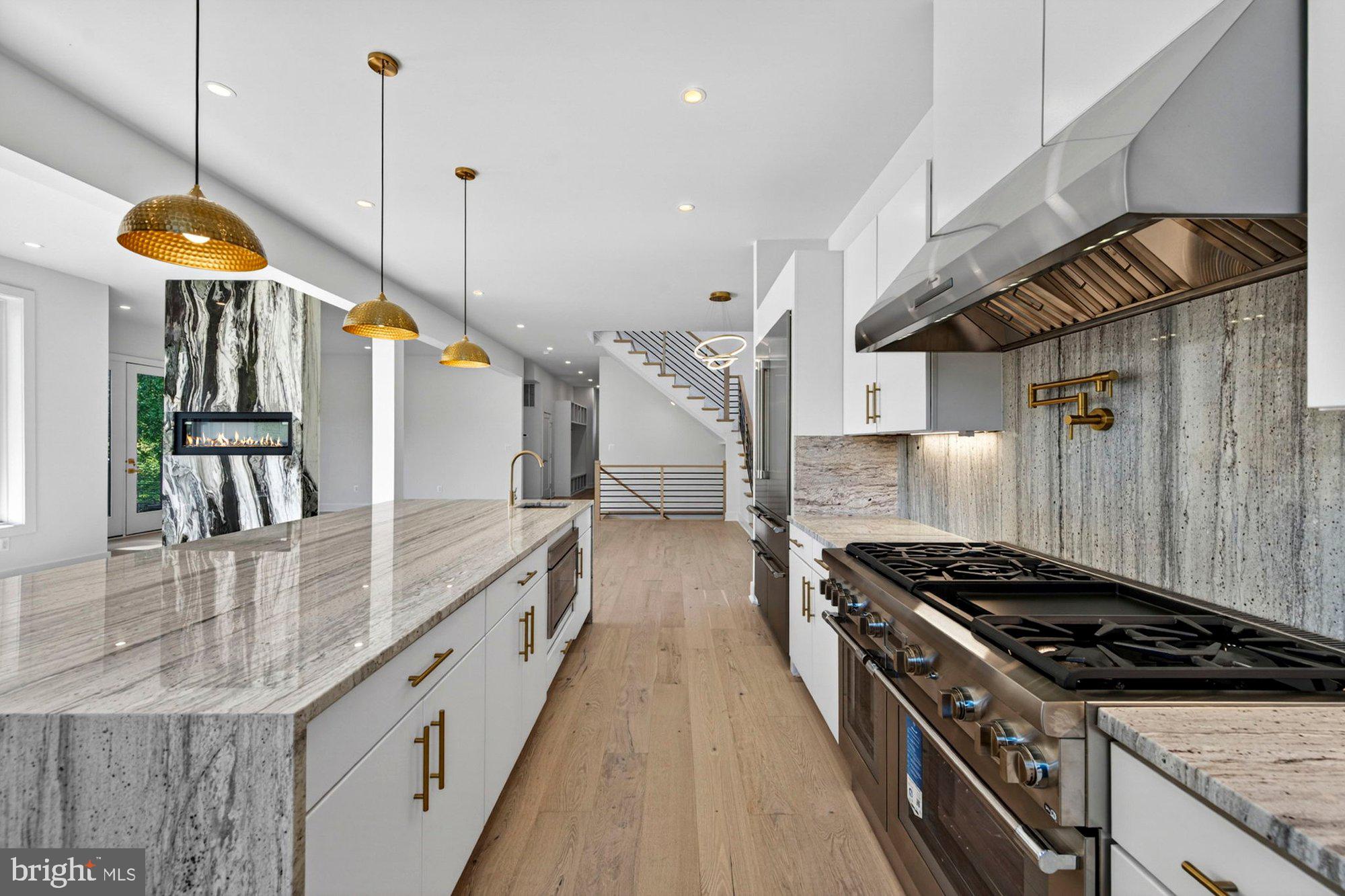 VIENNA WOODS - Residential