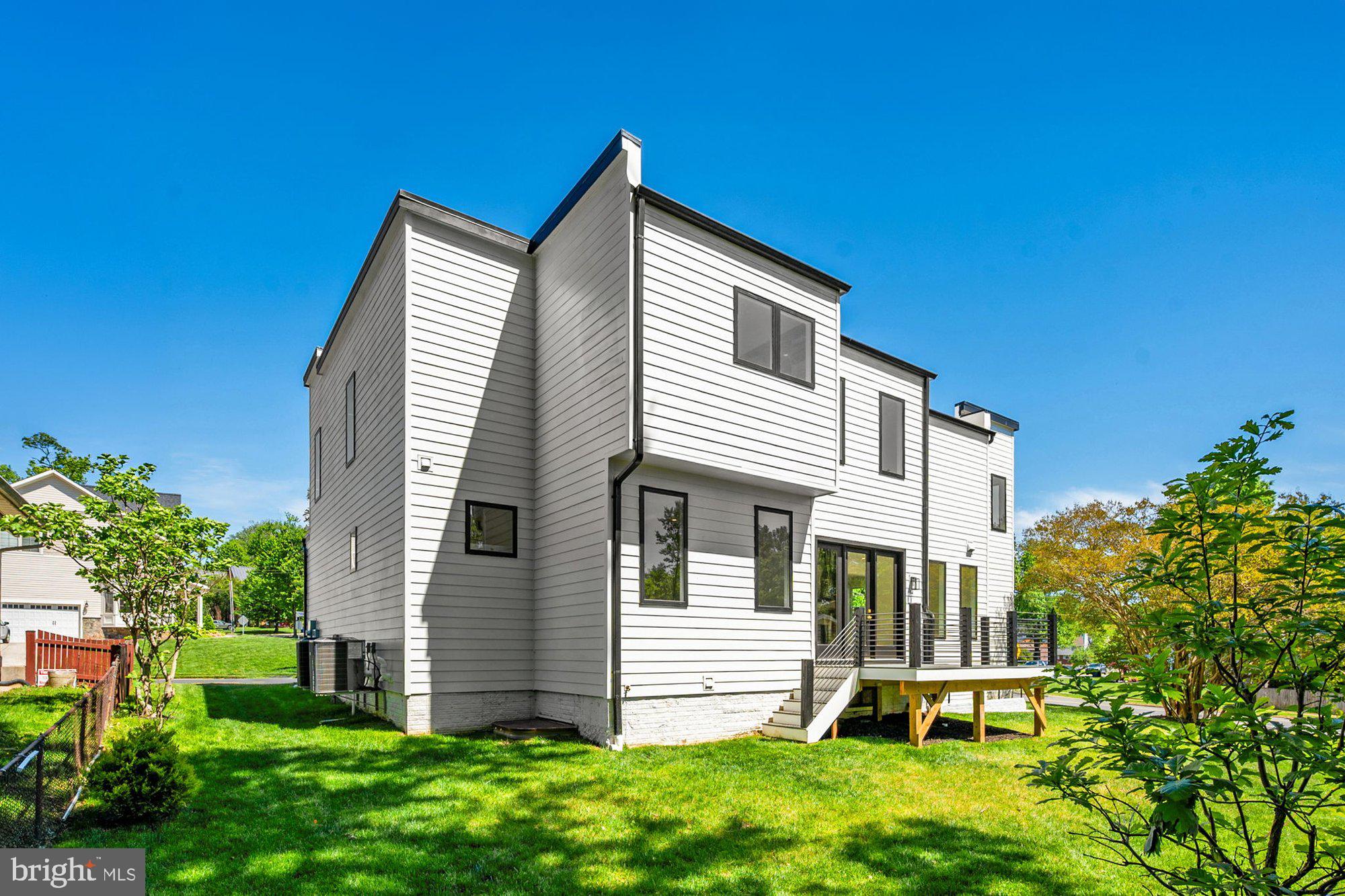 VIENNA WOODS - Residential