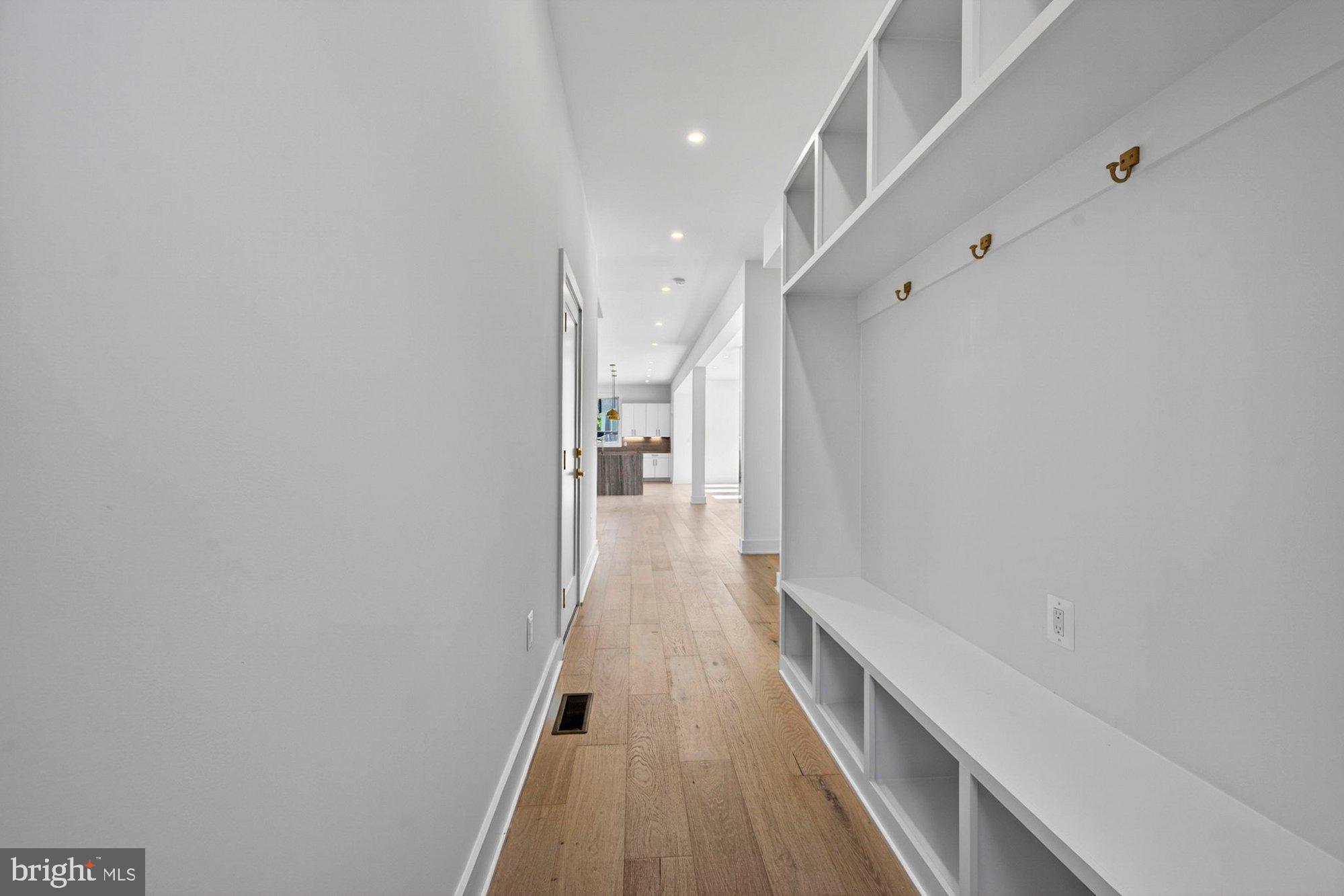 VIENNA WOODS - Residential