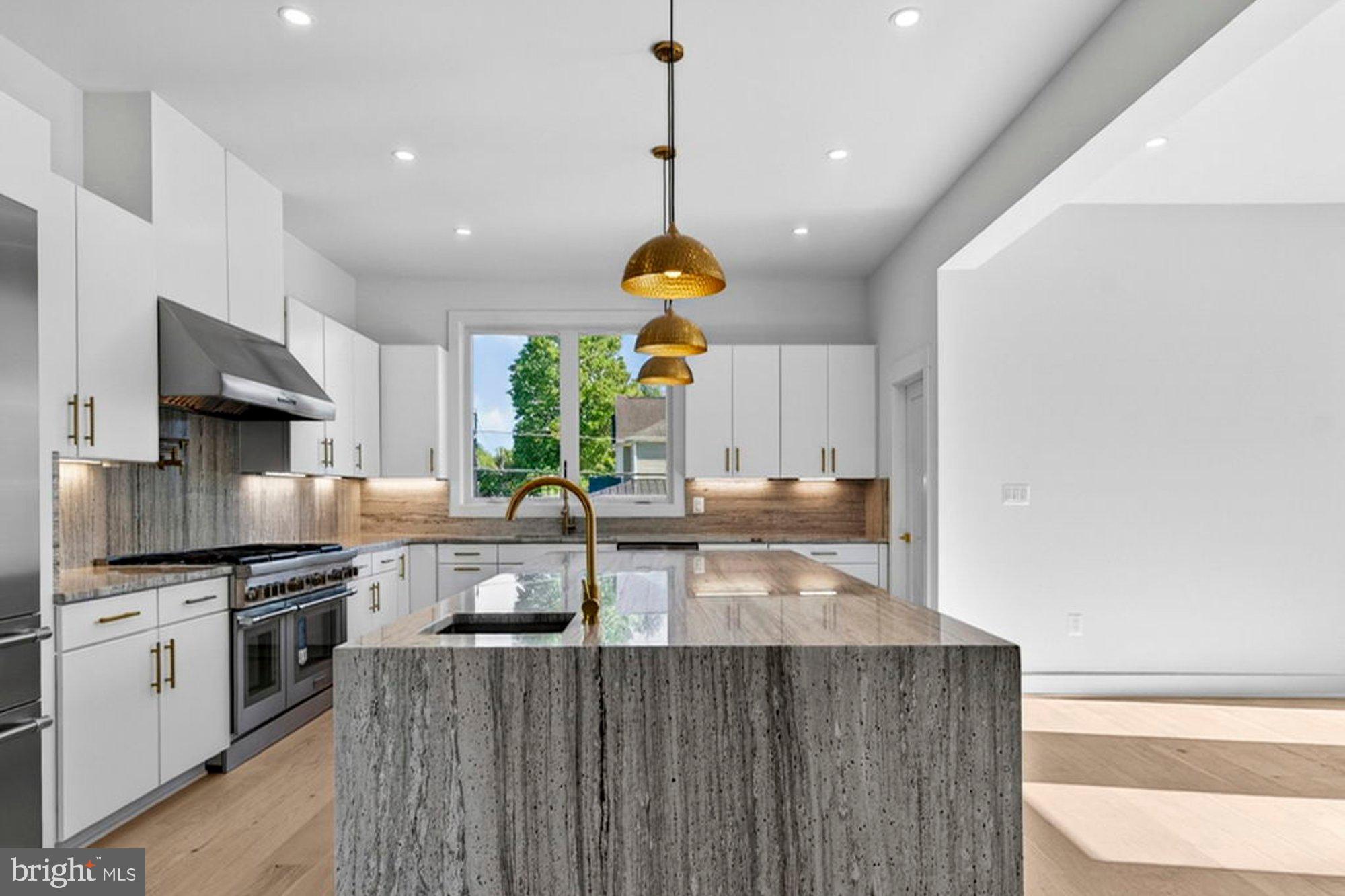 VIENNA WOODS - Residential