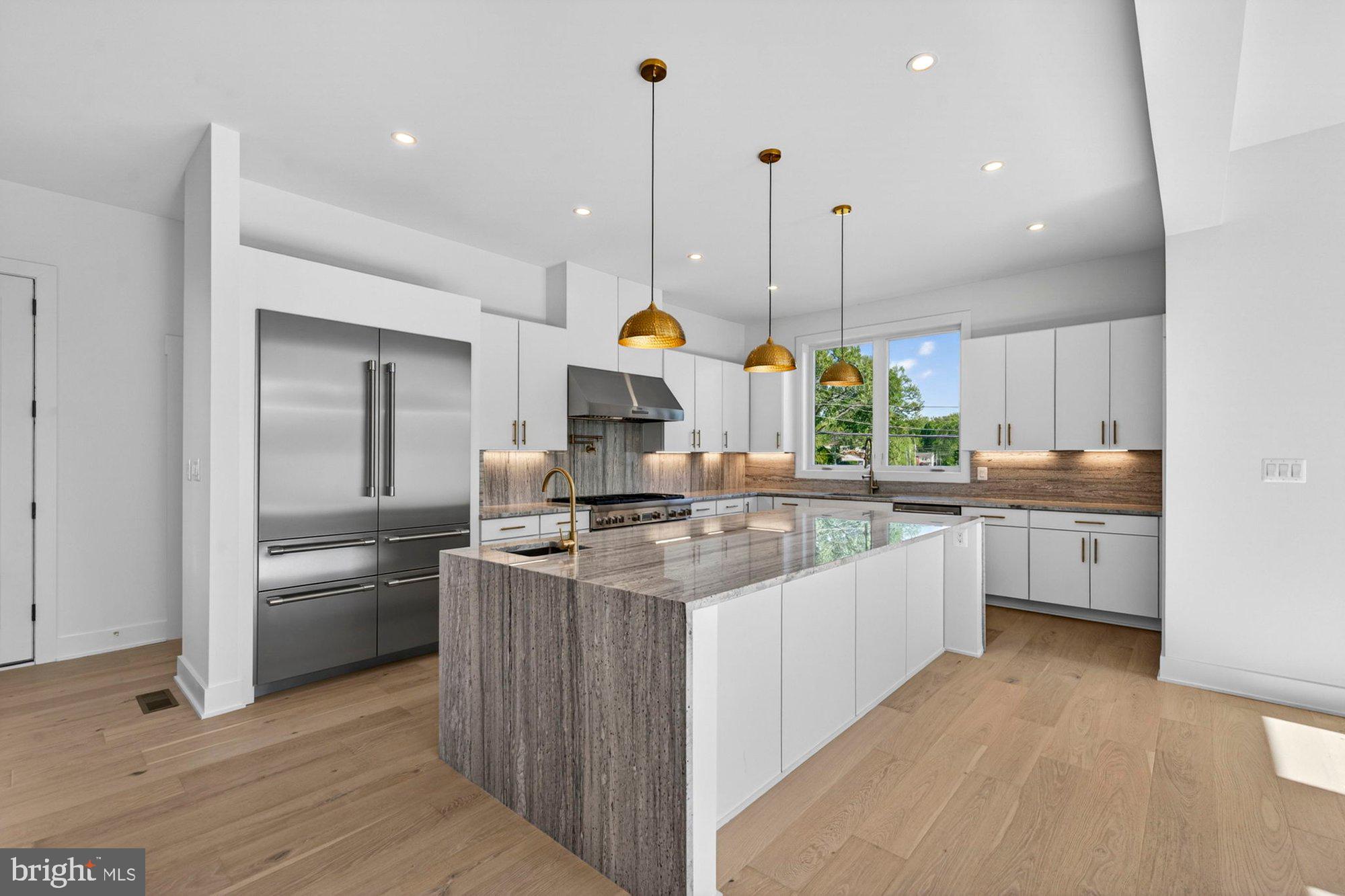 VIENNA WOODS - Residential