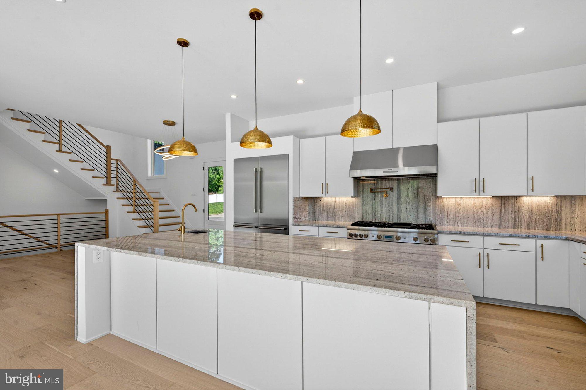 VIENNA WOODS - Residential