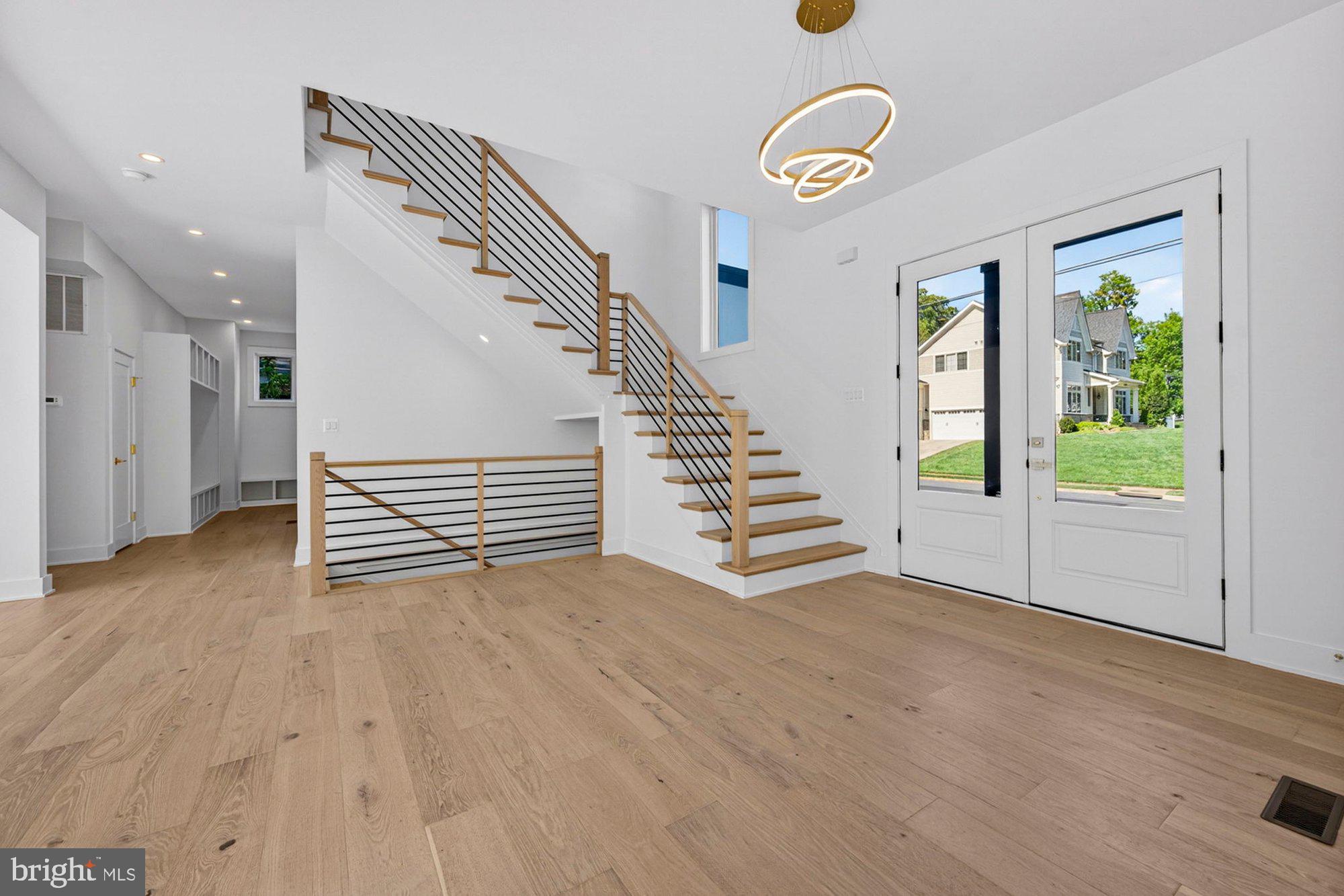 VIENNA WOODS - Residential