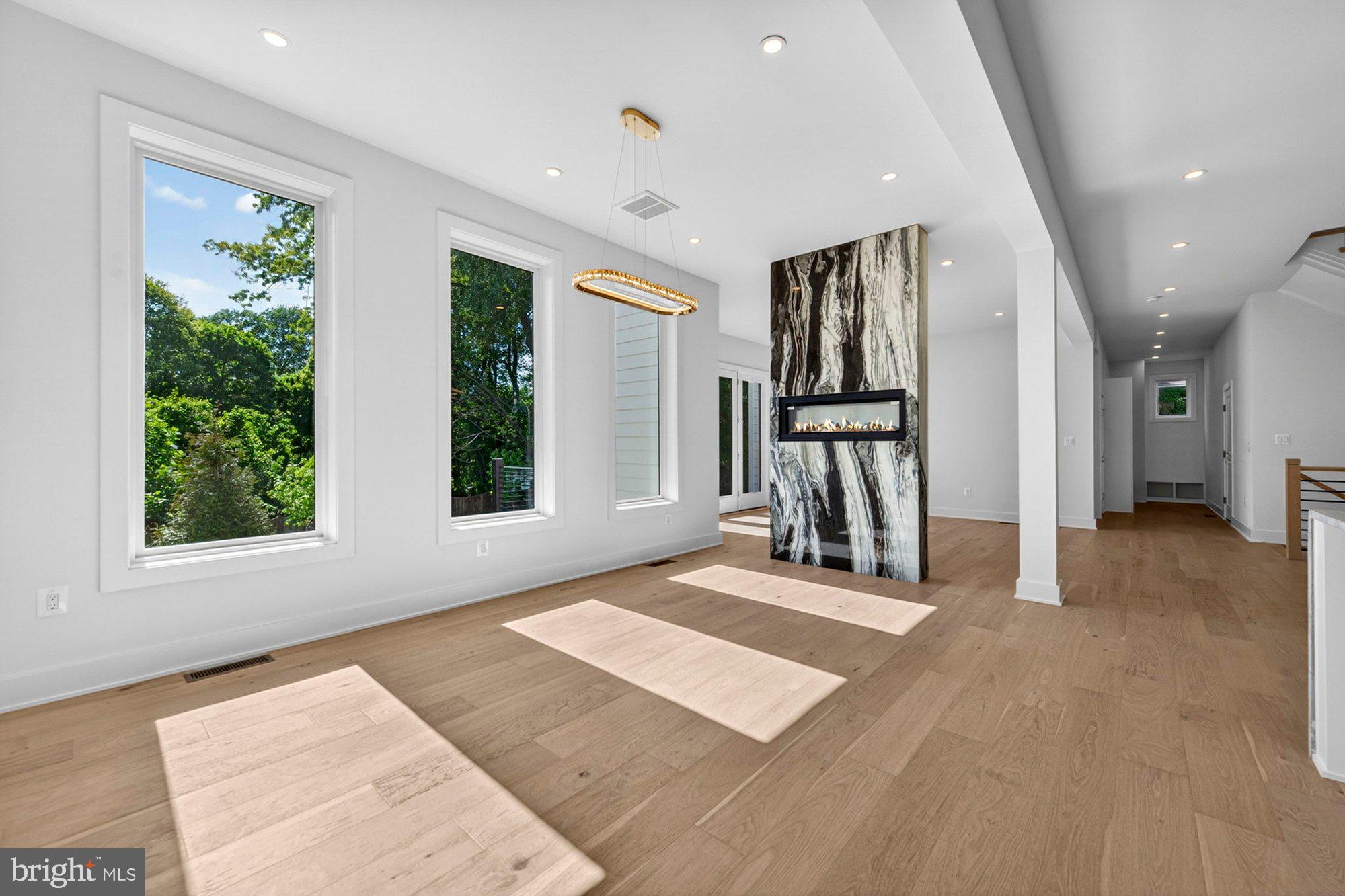 VIENNA WOODS - Residential