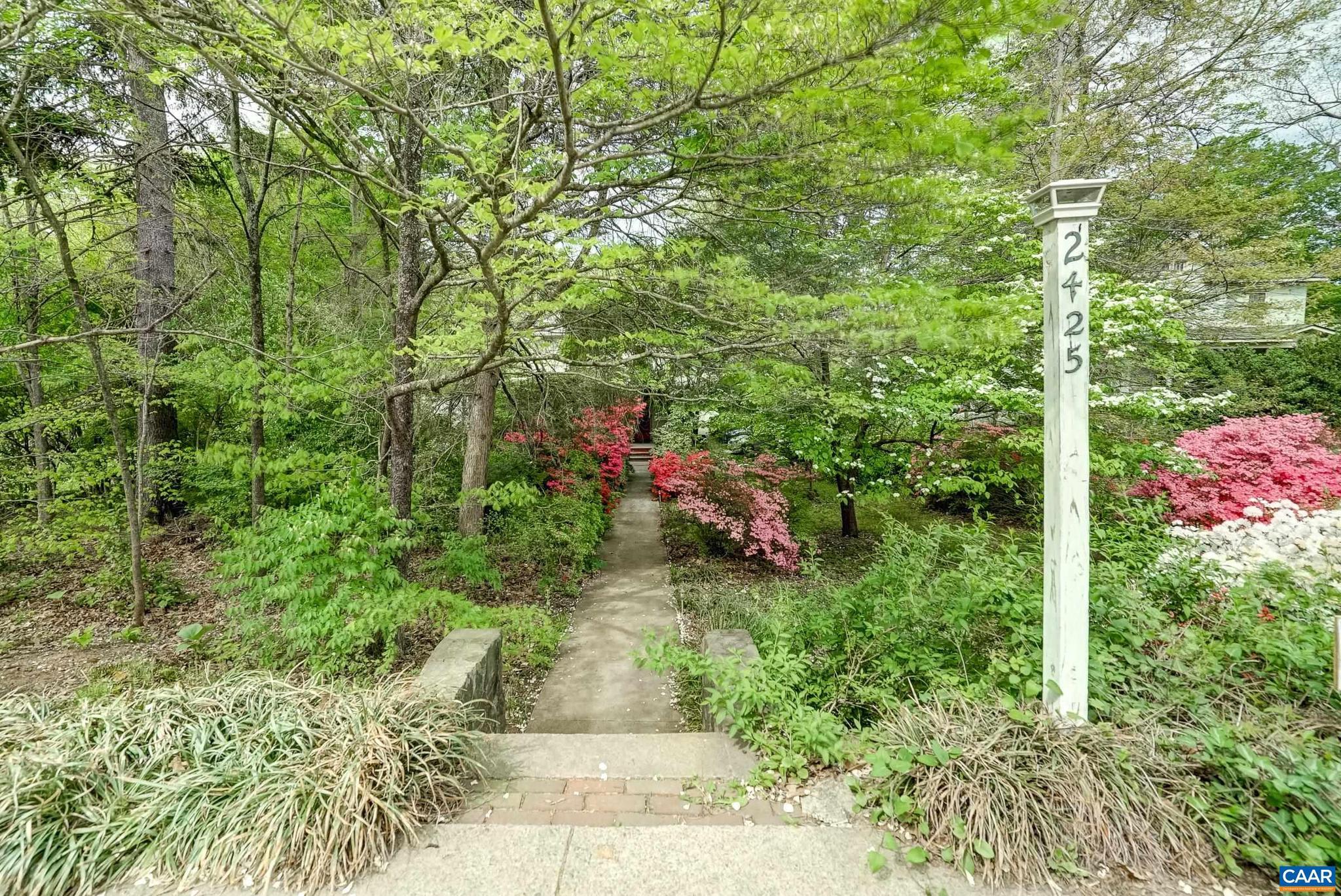 2425 JEFFERSON PARK AVE