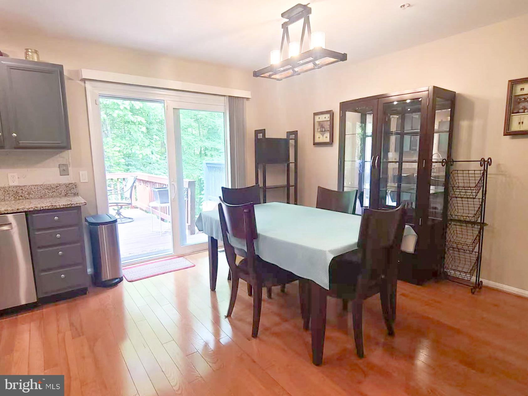 DEERBORNE - Residential Lease