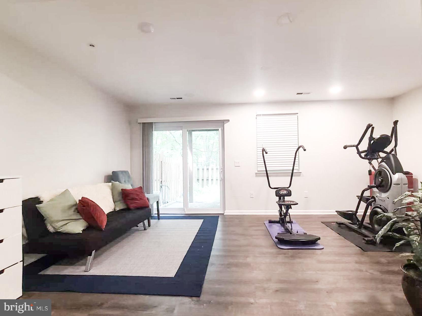 DEERBORNE - Residential Lease