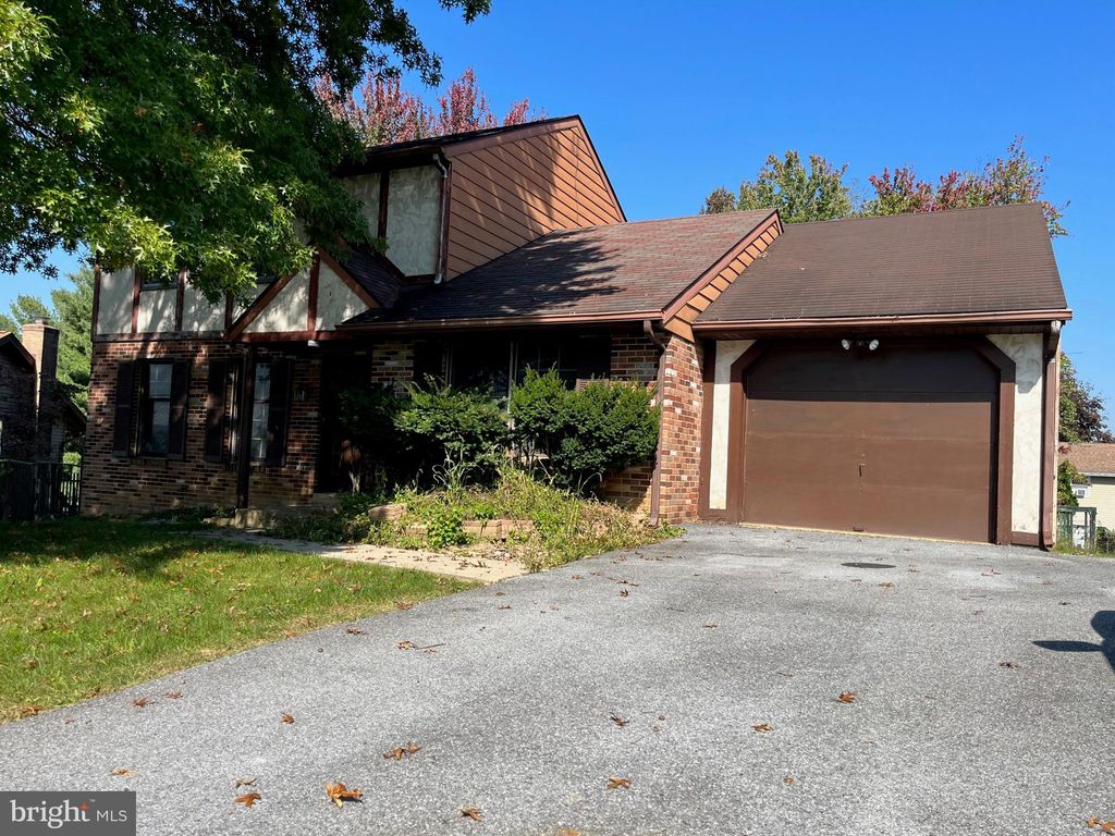 Photo of 525 DELP RD, LANCASTER, PA 17601 (MLS # PALA2041842)