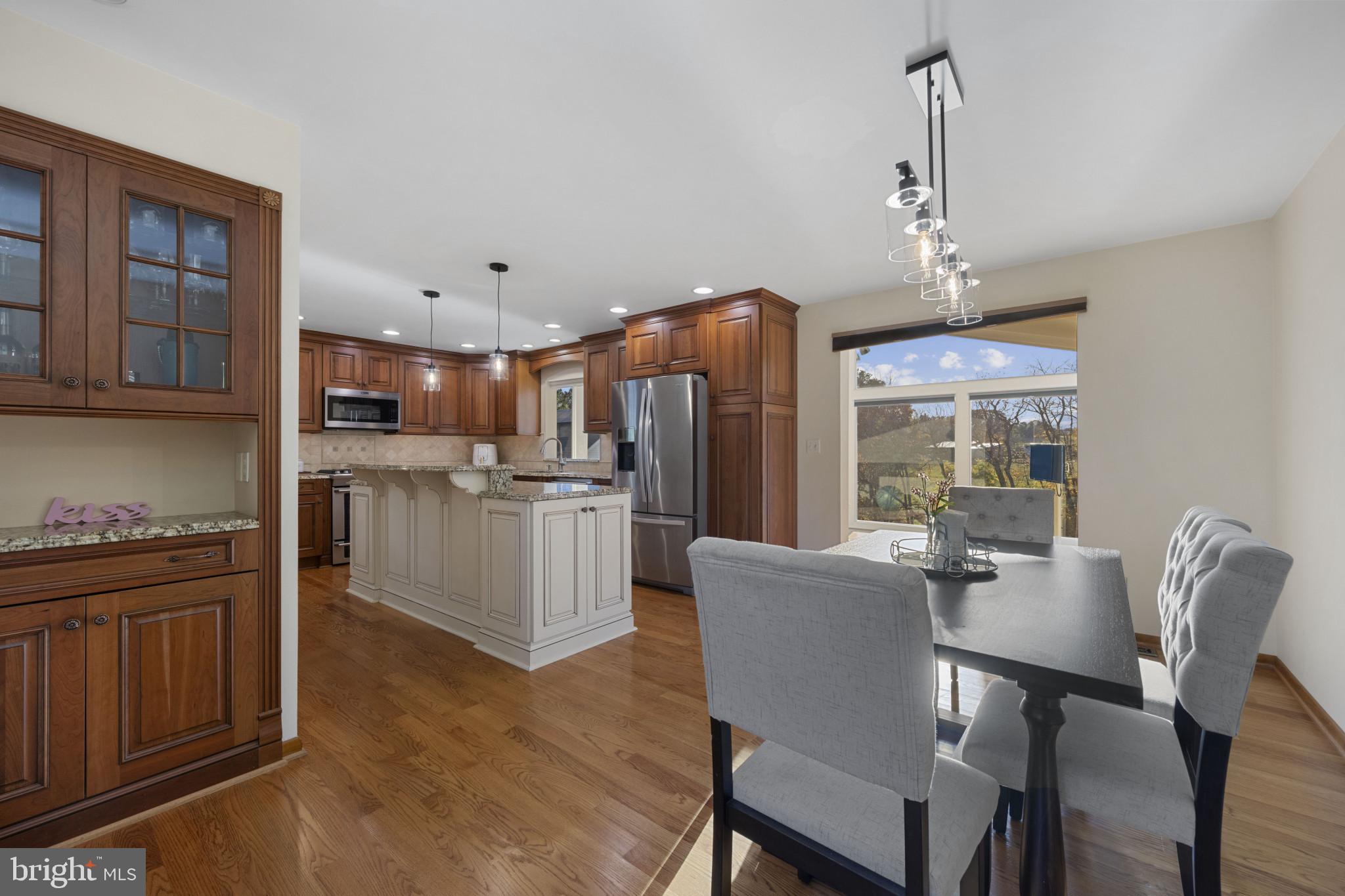 HAMPSTEAD - Residential