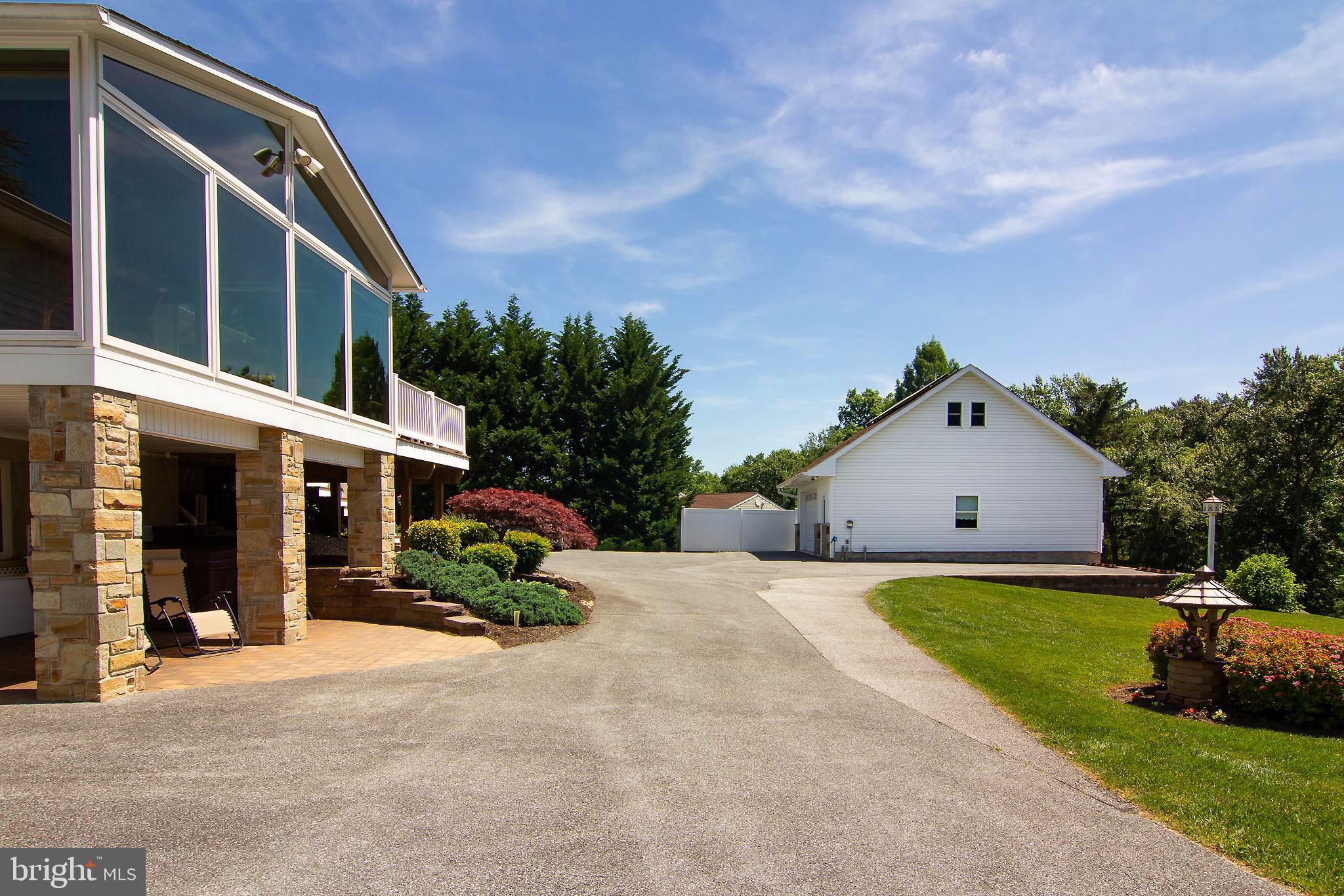 HAMPSTEAD - Residential