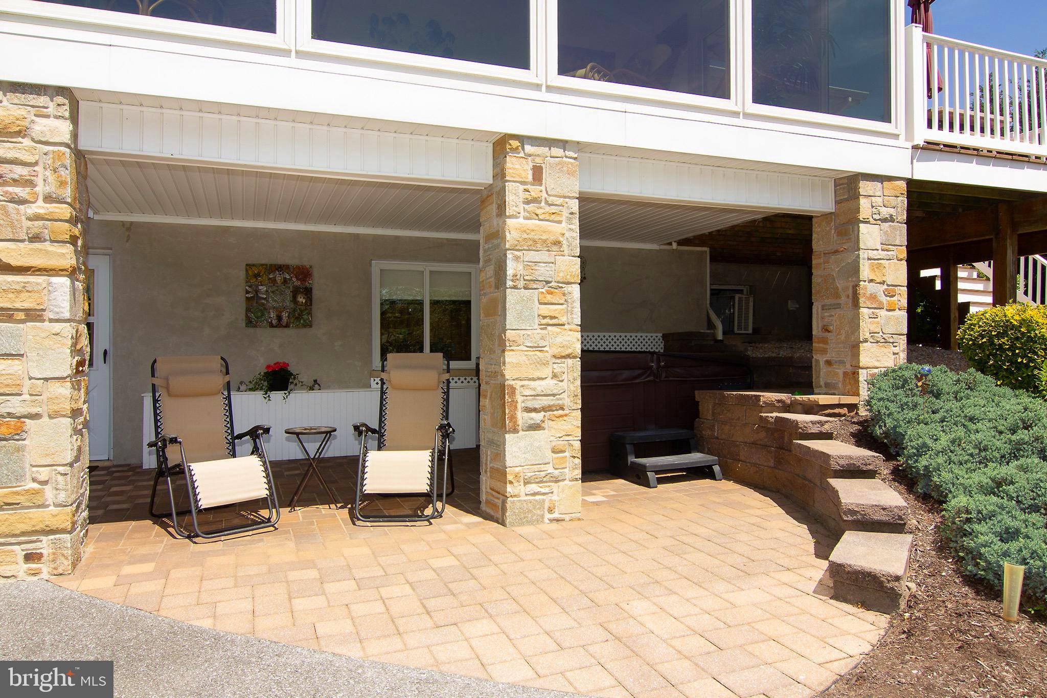 HAMPSTEAD - Residential