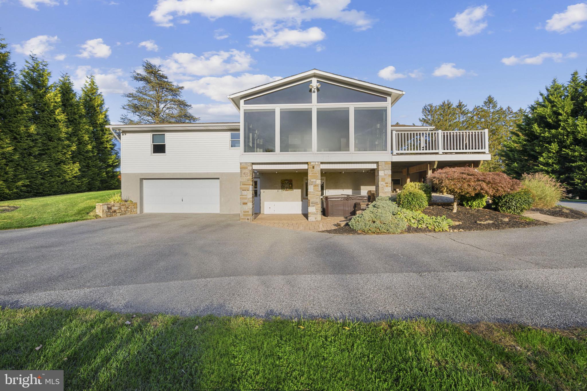 HAMPSTEAD - Residential