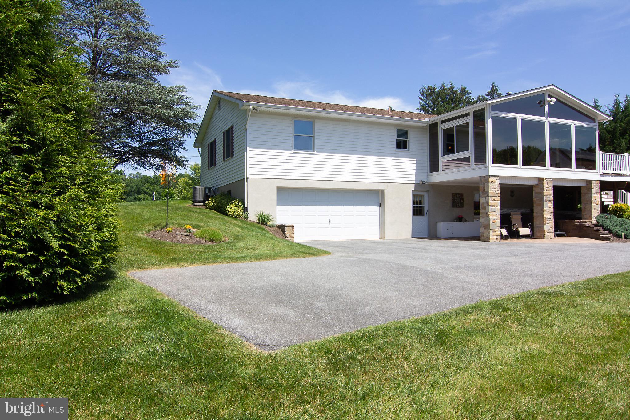 HAMPSTEAD - Residential