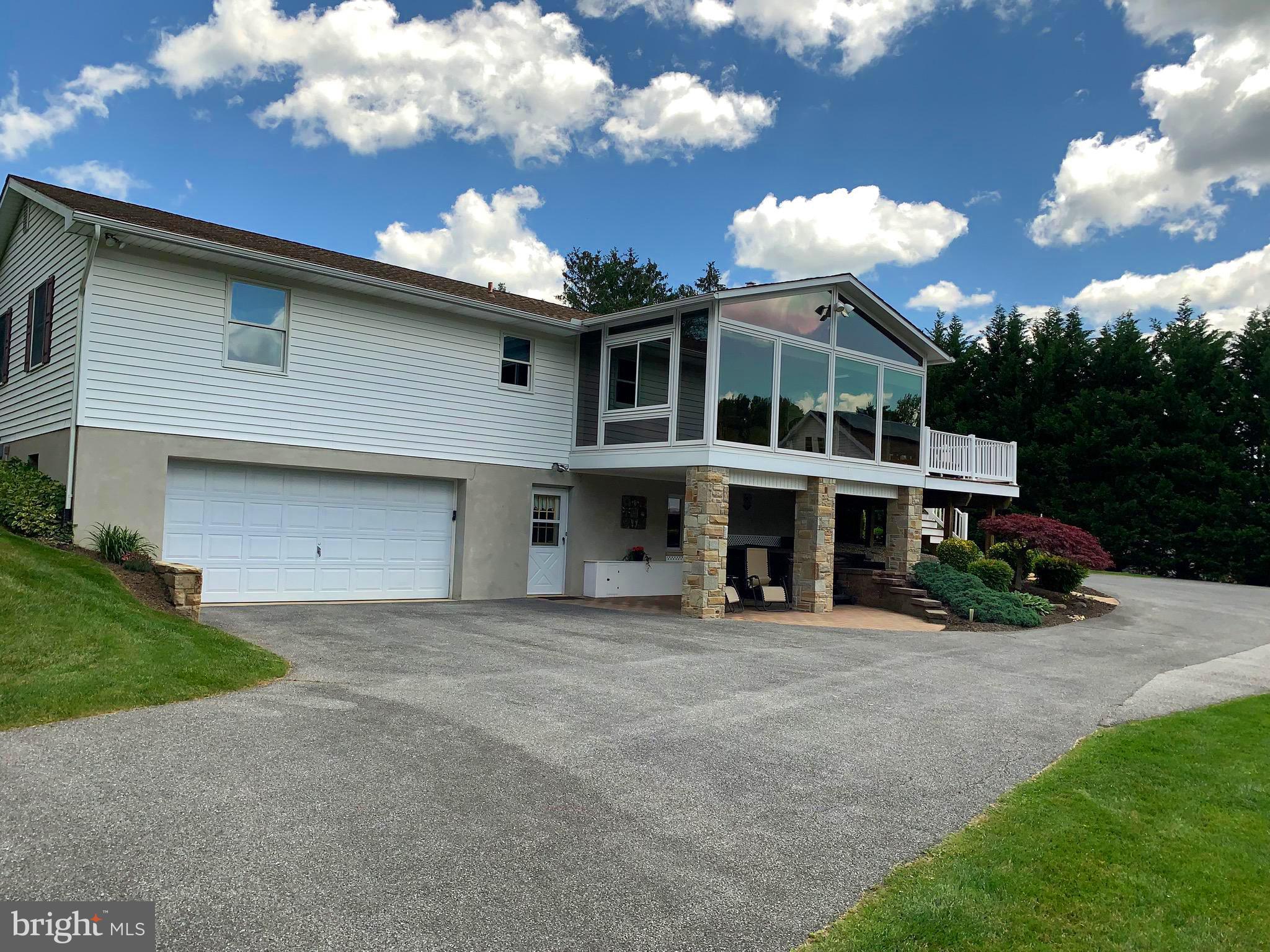 HAMPSTEAD - Residential