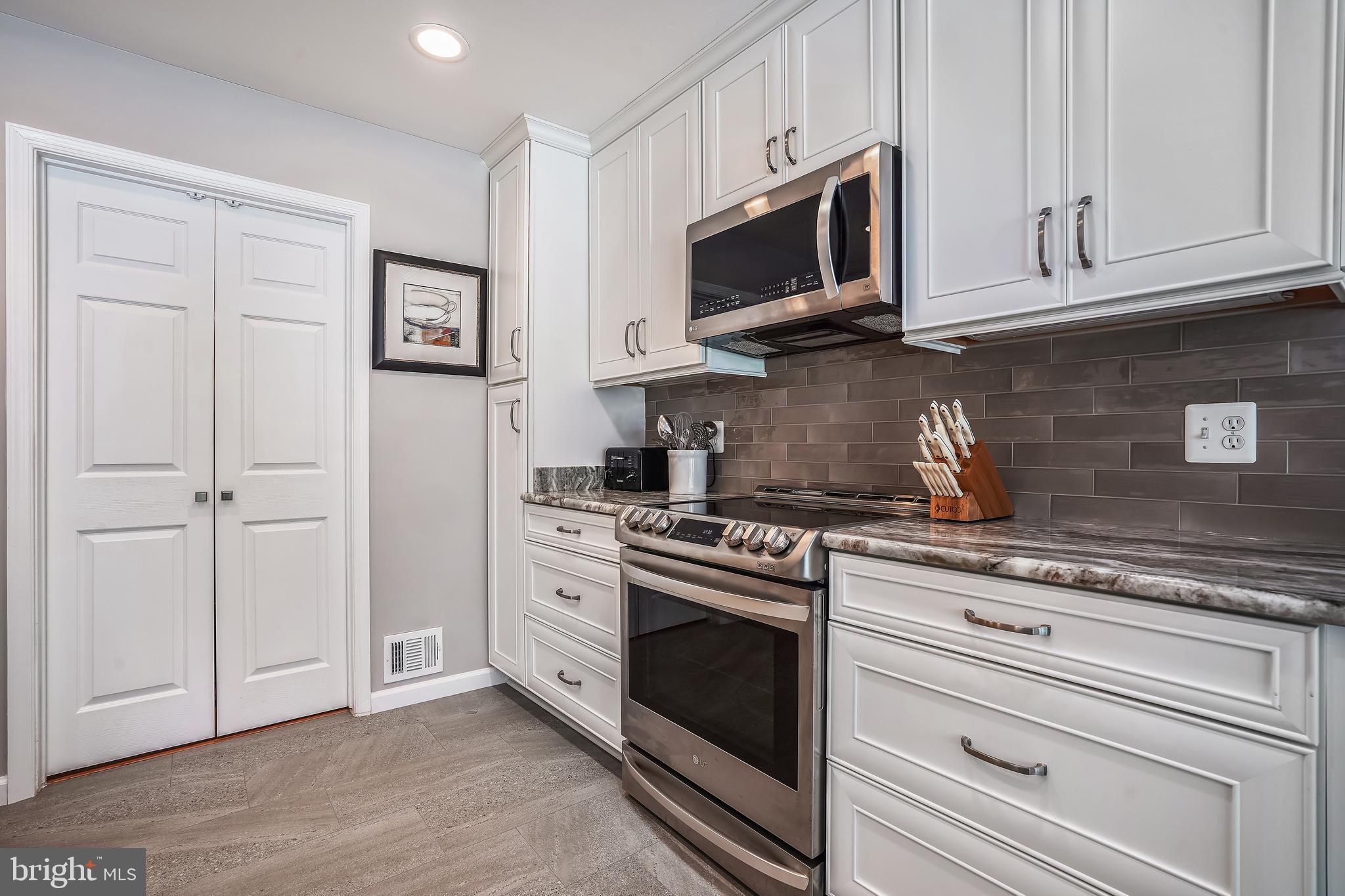 WEST SPRINGFIELD - Residential