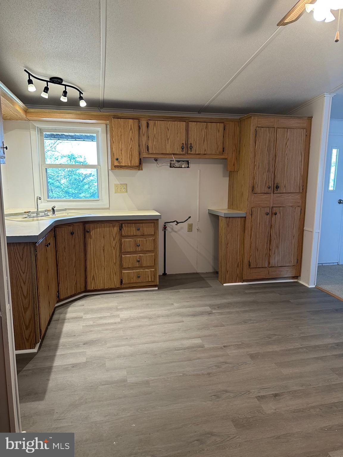 METAL TWP - Residential