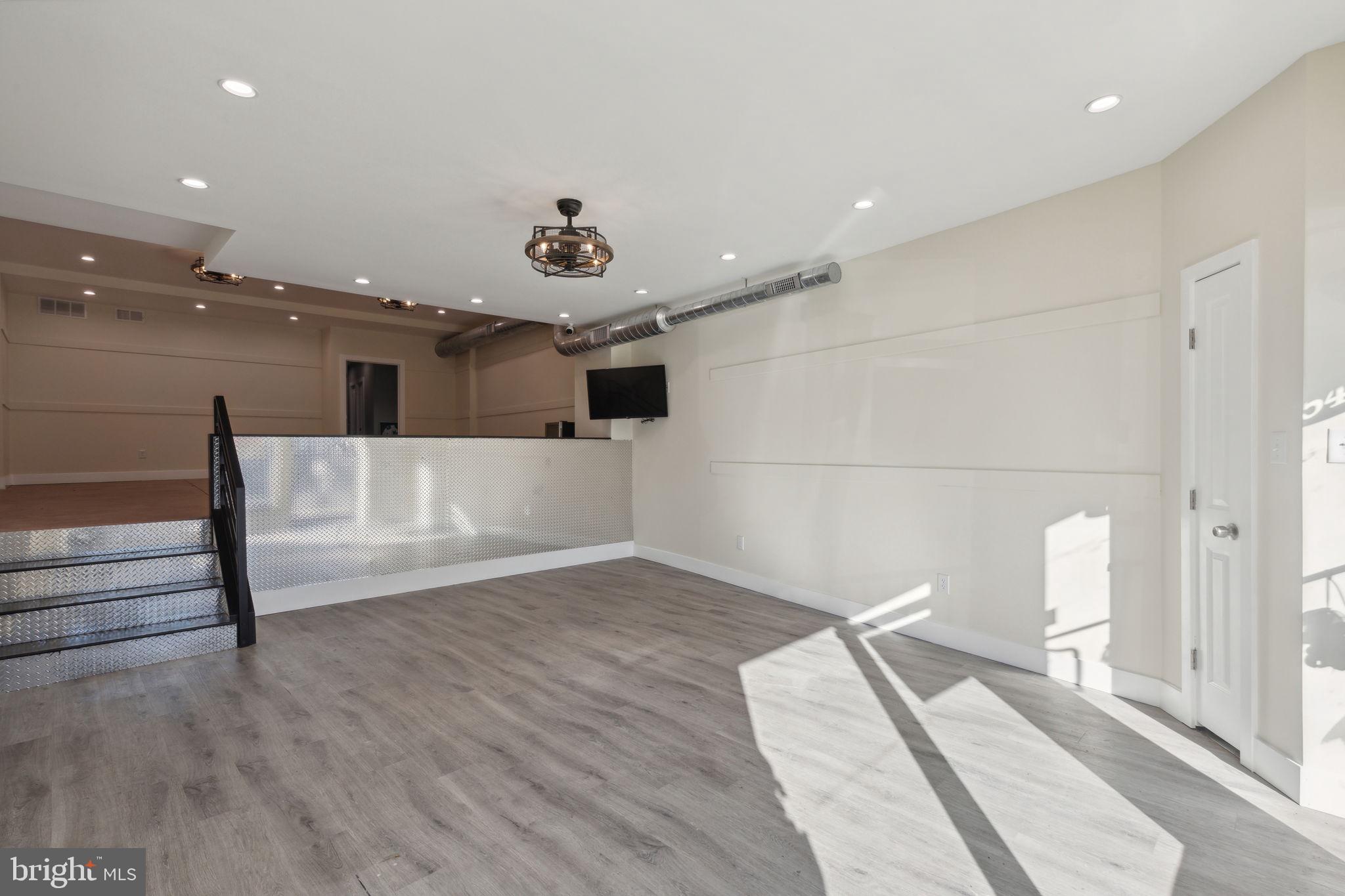 ROXBOROUGH - Residential