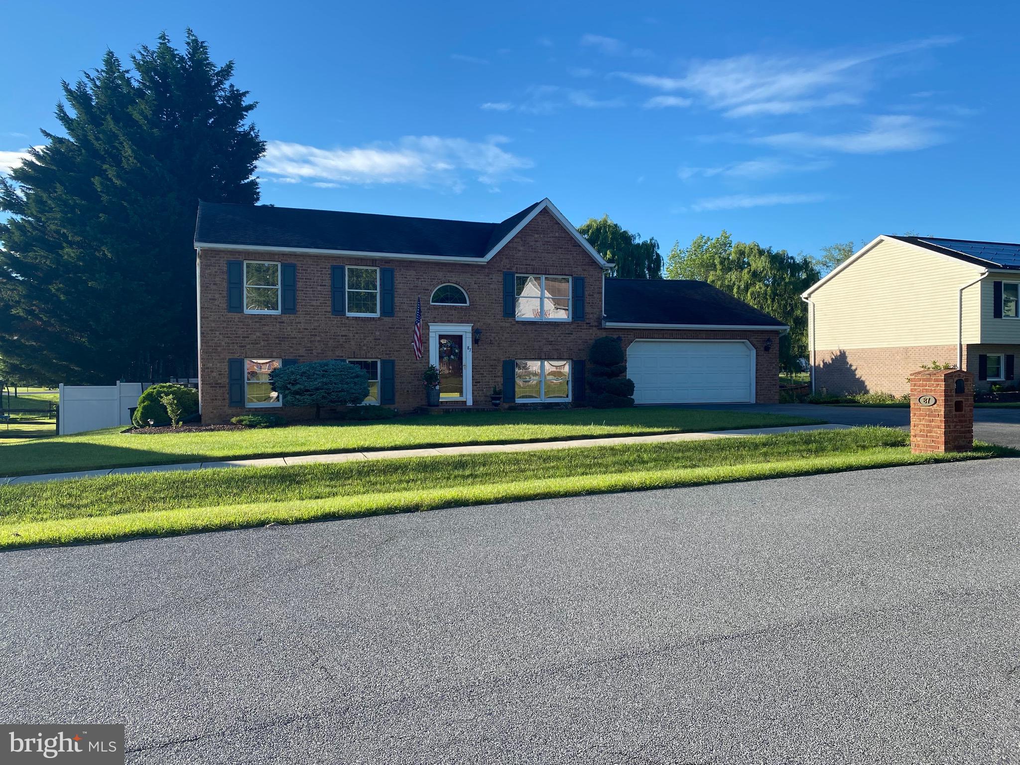 WHISPERING HILLS - Residential