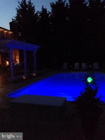 WHISPERING HILLS - Residential