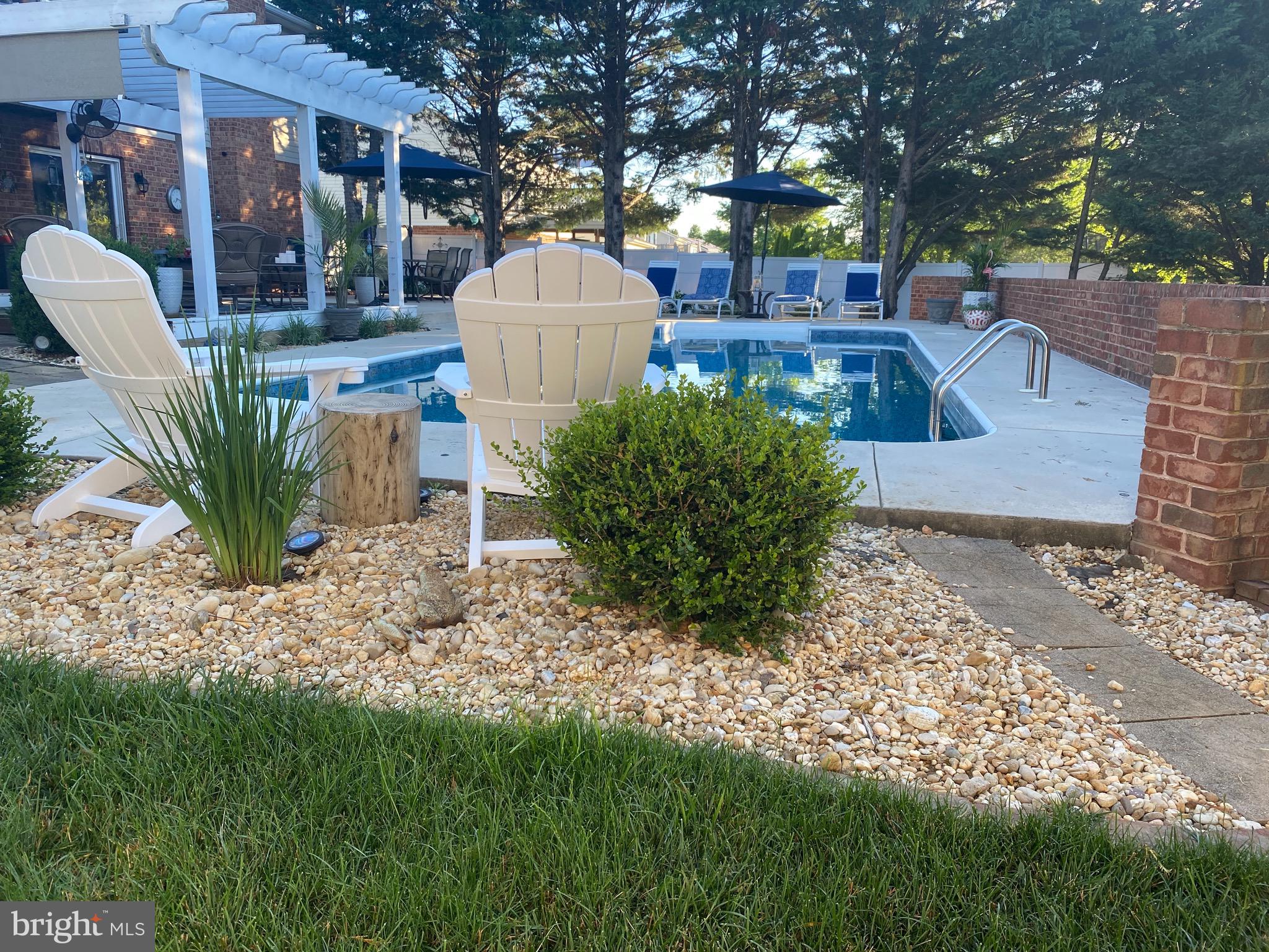 WHISPERING HILLS - Residential