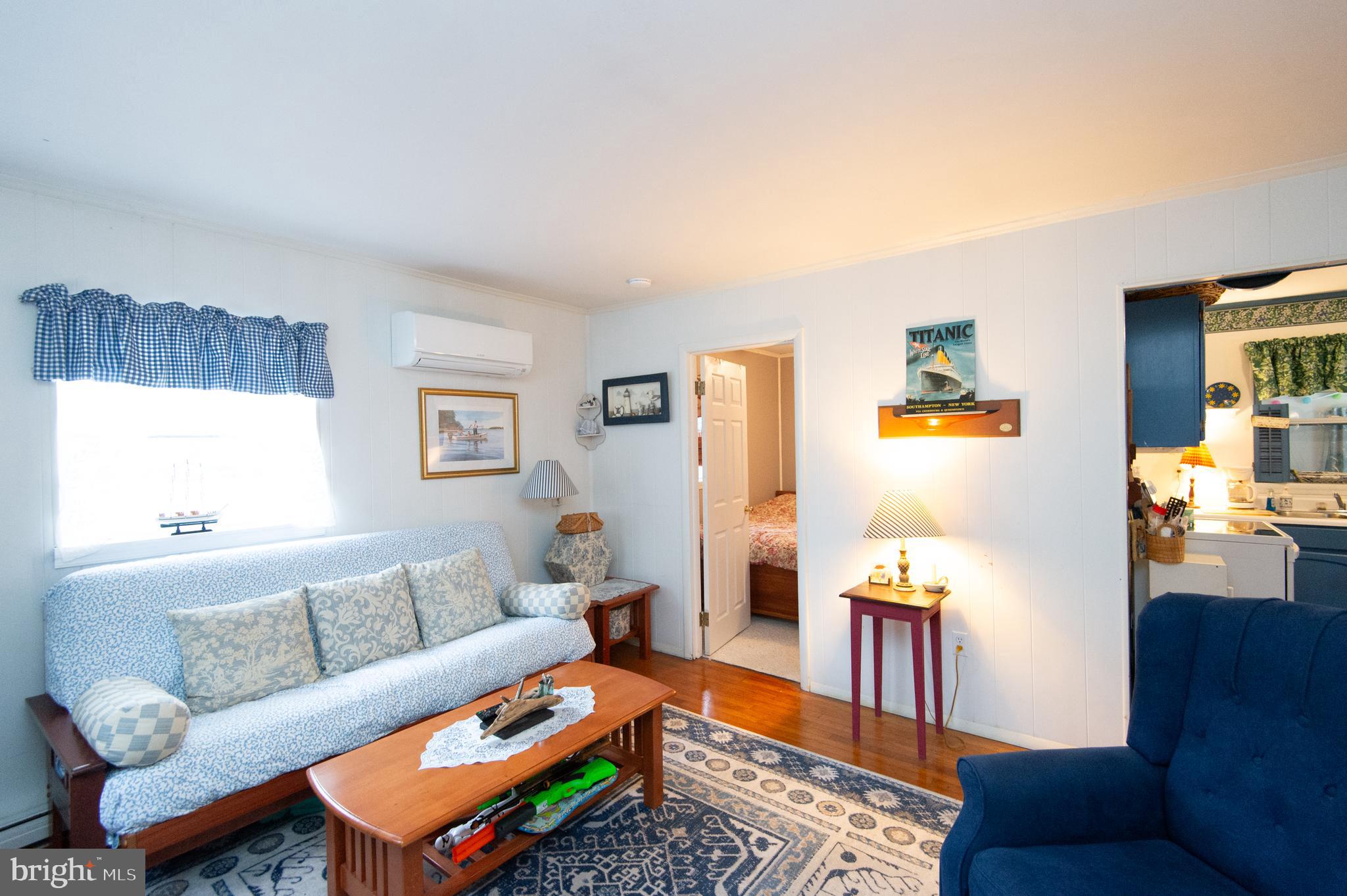 NECK DISTRICT/HUDSON - Residential