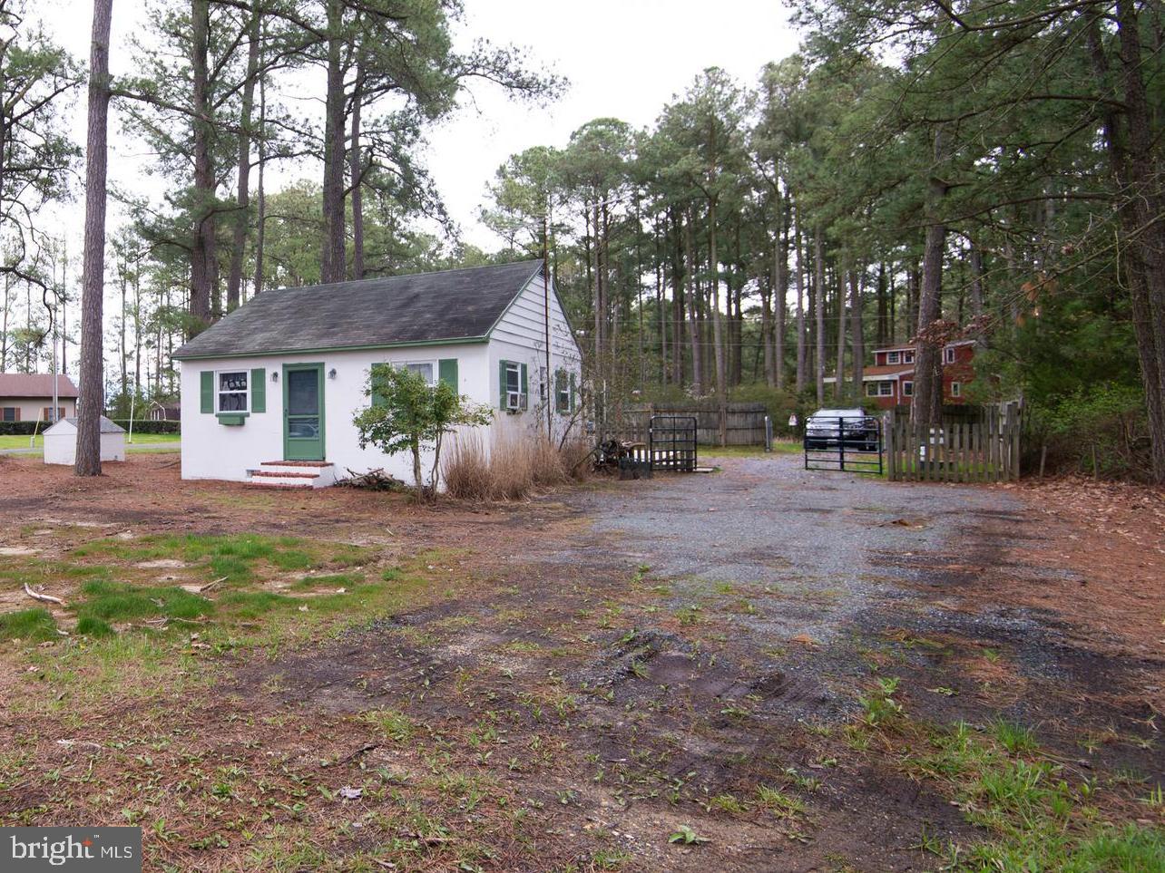 NECK DISTRICT/HUDSON - Residential