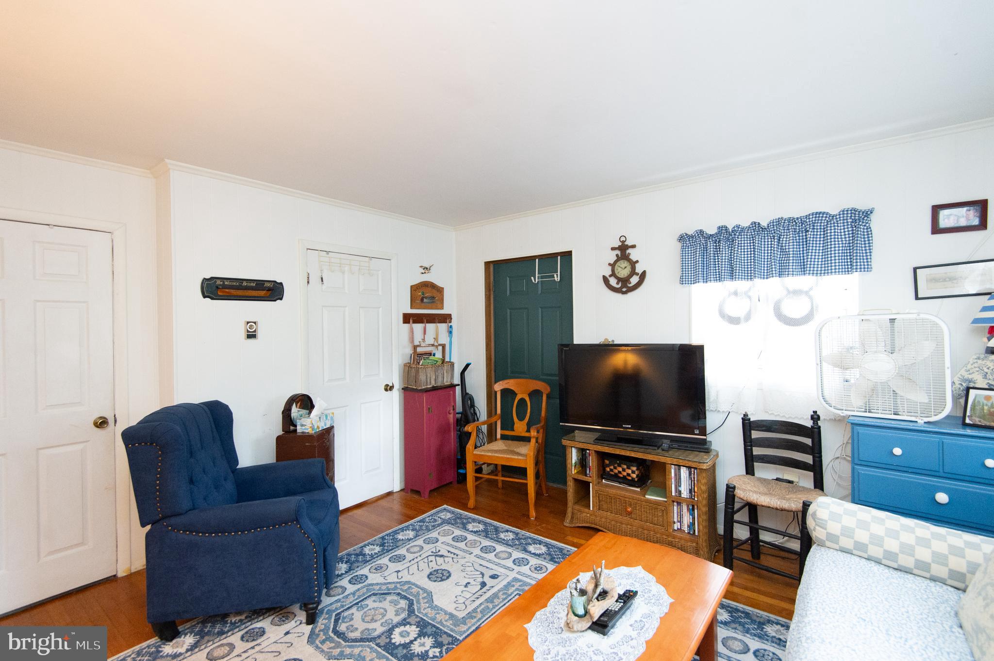 NECK DISTRICT/HUDSON - Residential