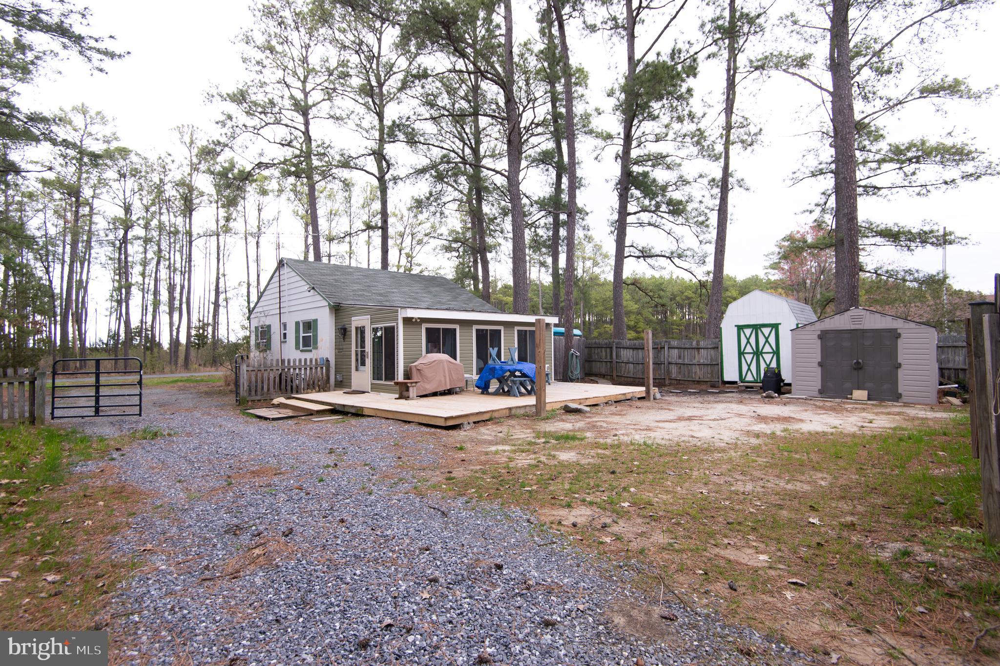 NECK DISTRICT/HUDSON - Residential