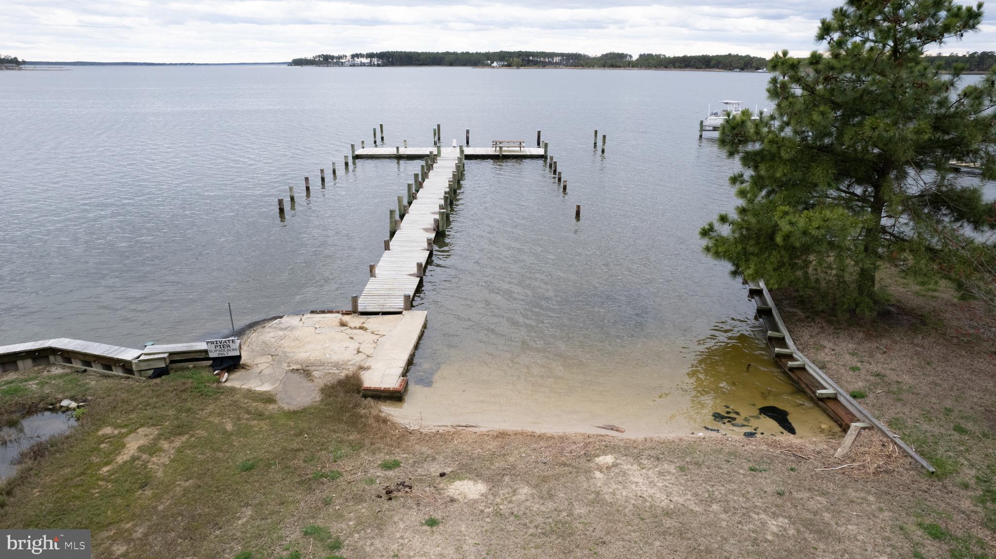 819 SEABREEZE DRIVE