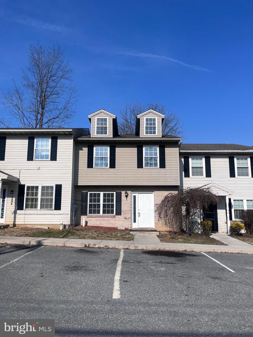 Welcome to this charming 3 bedroom, 2.5 bath interior townhome located on Scotland Main Street. Enjoy a cozy living room with a charming fireplace, perfect for relaxing evenings or entertaining guests. The separate dining area is ideal for family gatherings, while the convenient second-floor laundry makes laundry day a breeze. Retreat to the primary bedroom which featurs a private en-suite bathroom and a generous walk-in closet for all your storage needs. With new flooring and a brand new roof, the home feels fresh and inviting and is move in ready! Don’t miss the opportunity to make this beautiful townhome your own!