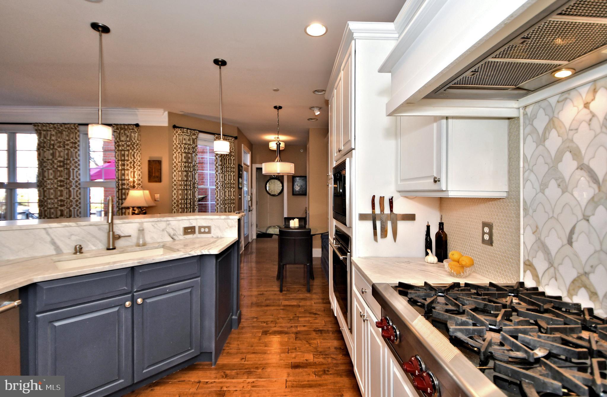 NEWTOWN STATION - Residential