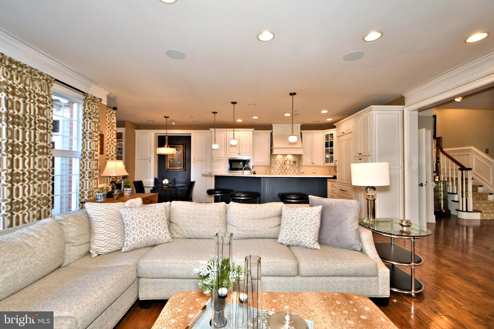 NEWTOWN STATION - Residential