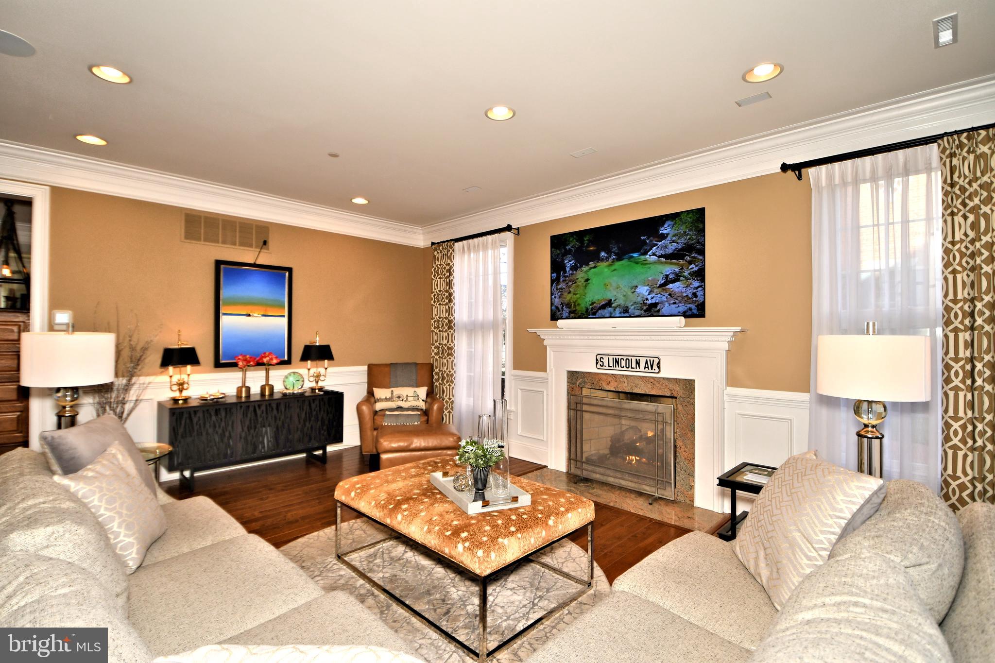 NEWTOWN STATION - Residential