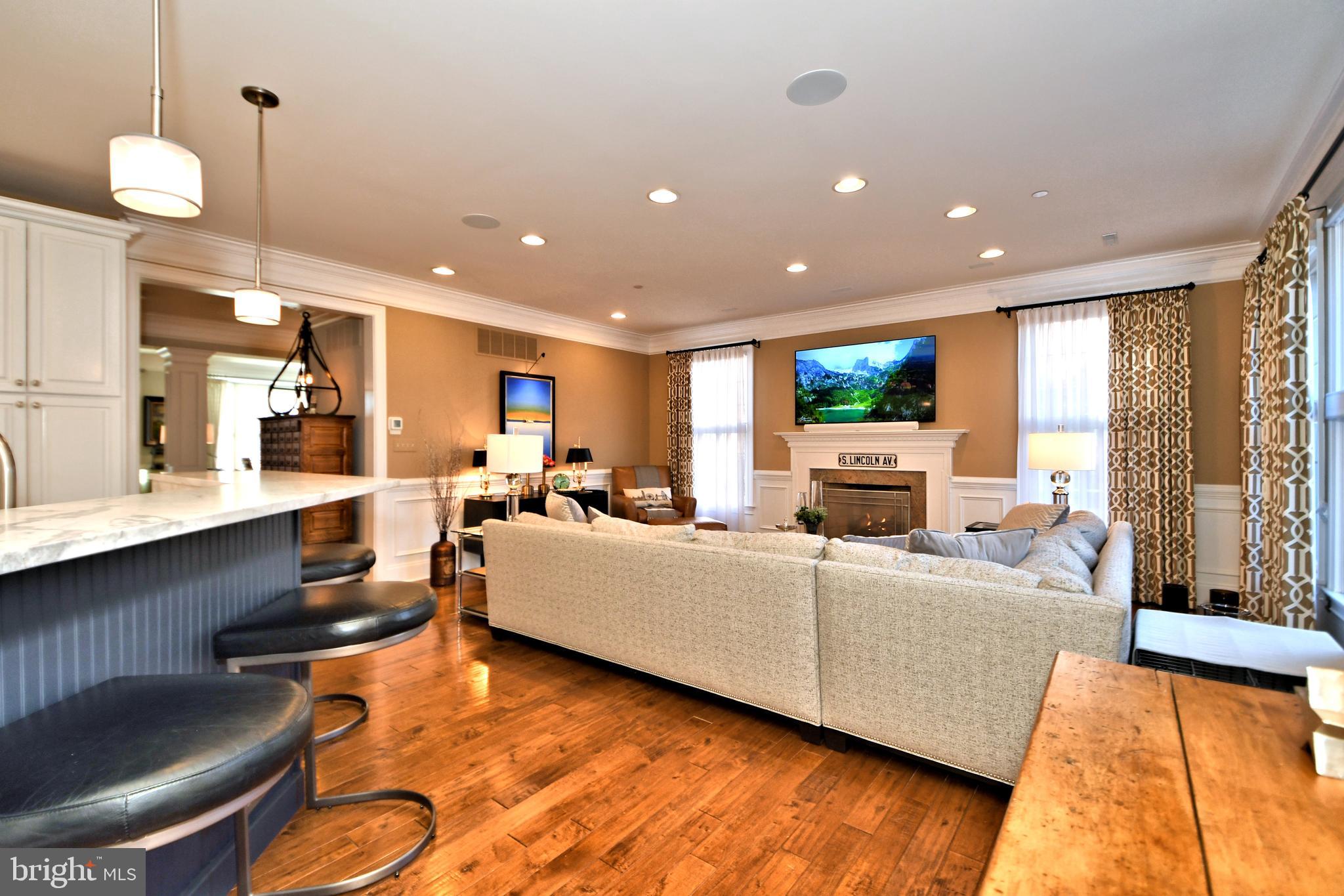 NEWTOWN STATION - Residential