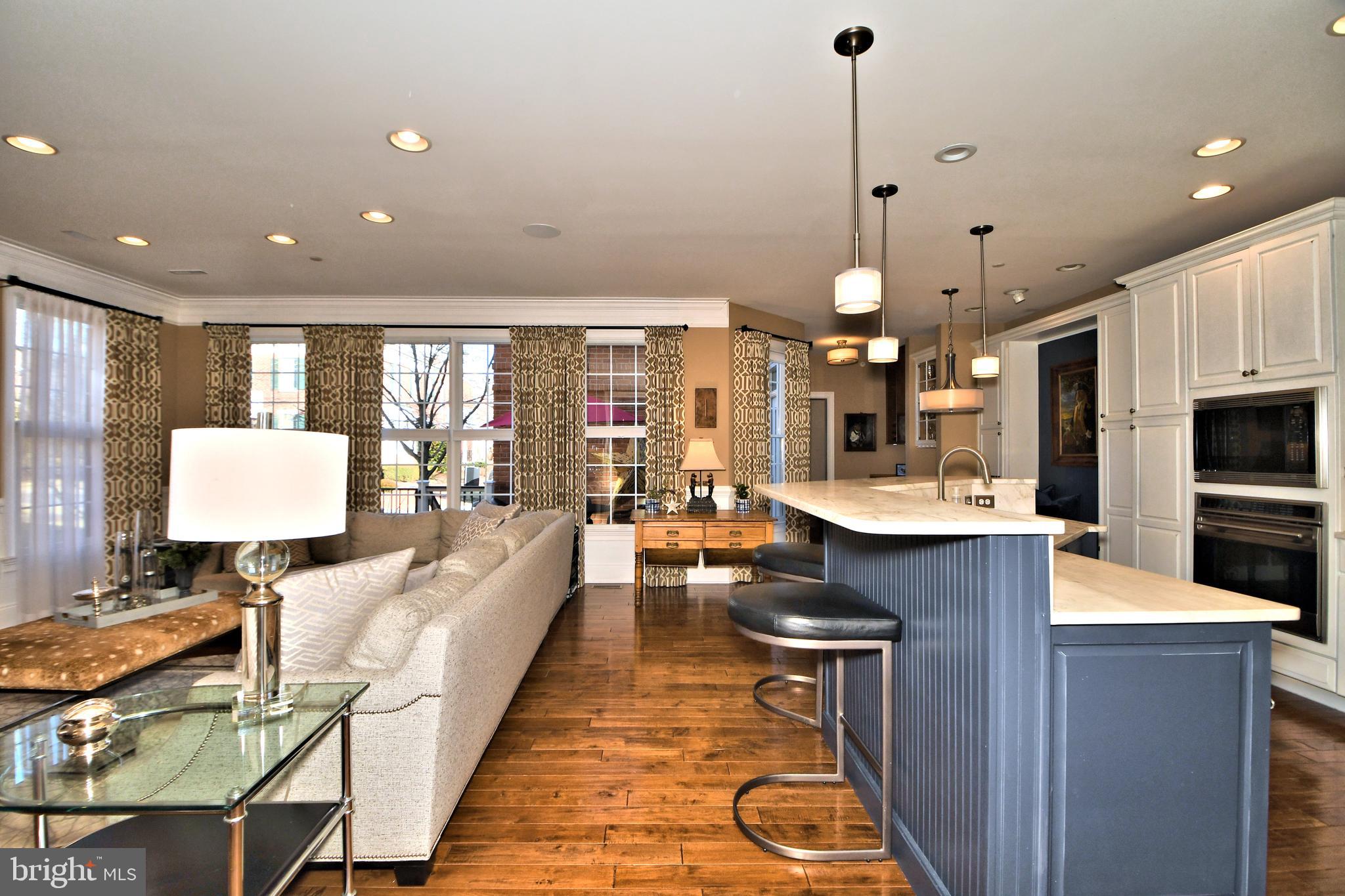 NEWTOWN STATION - Residential