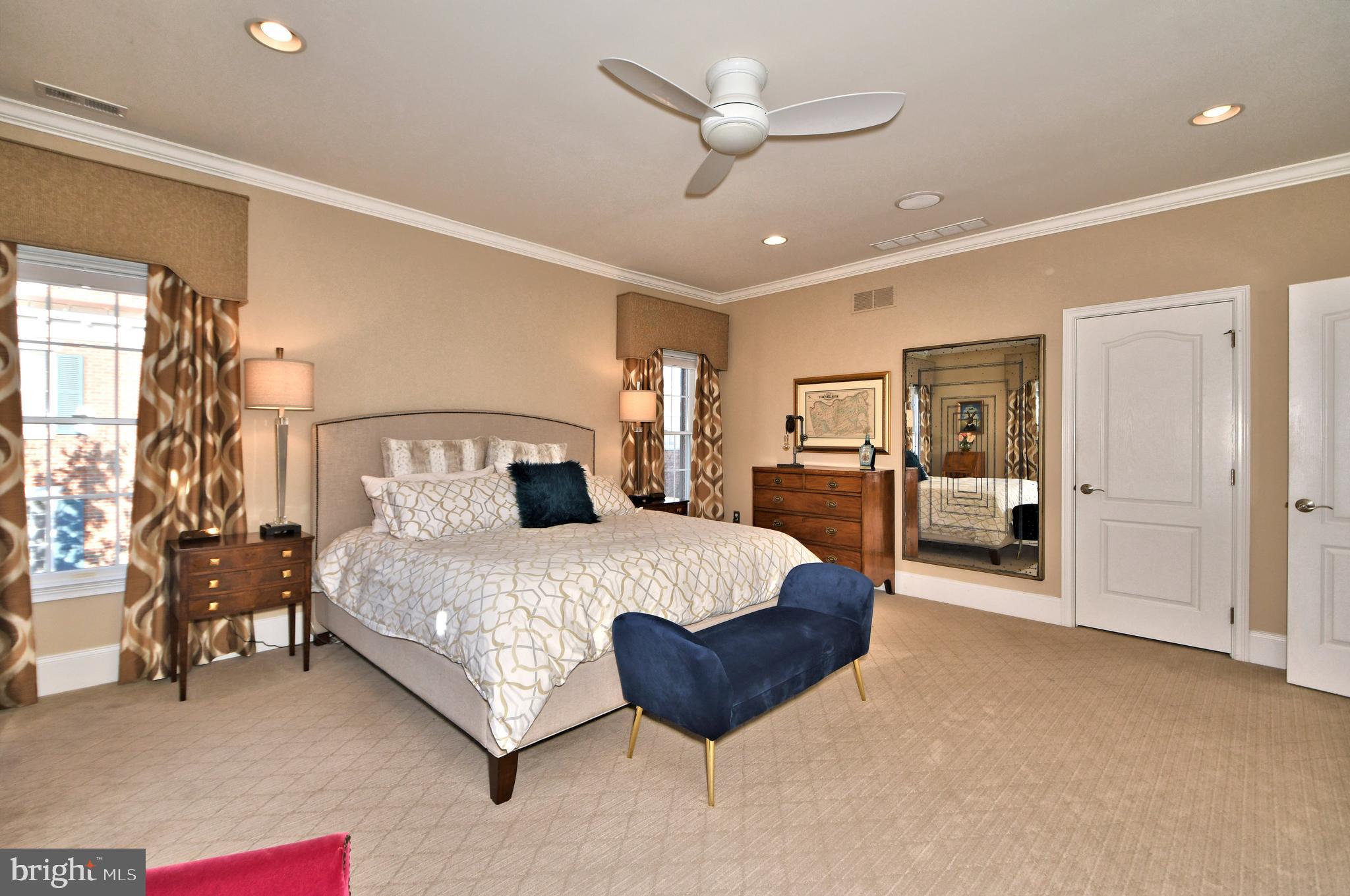 NEWTOWN STATION - Residential