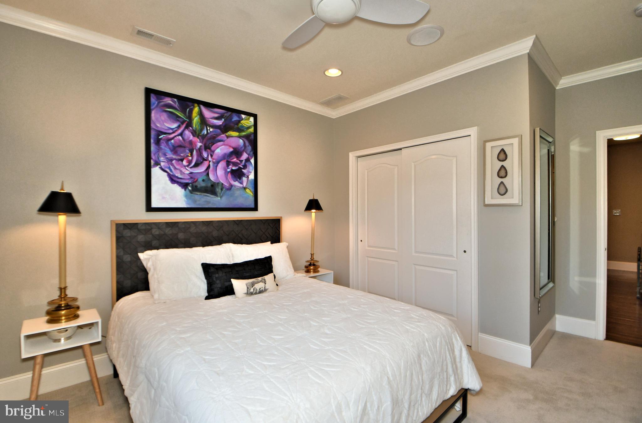 NEWTOWN STATION - Residential