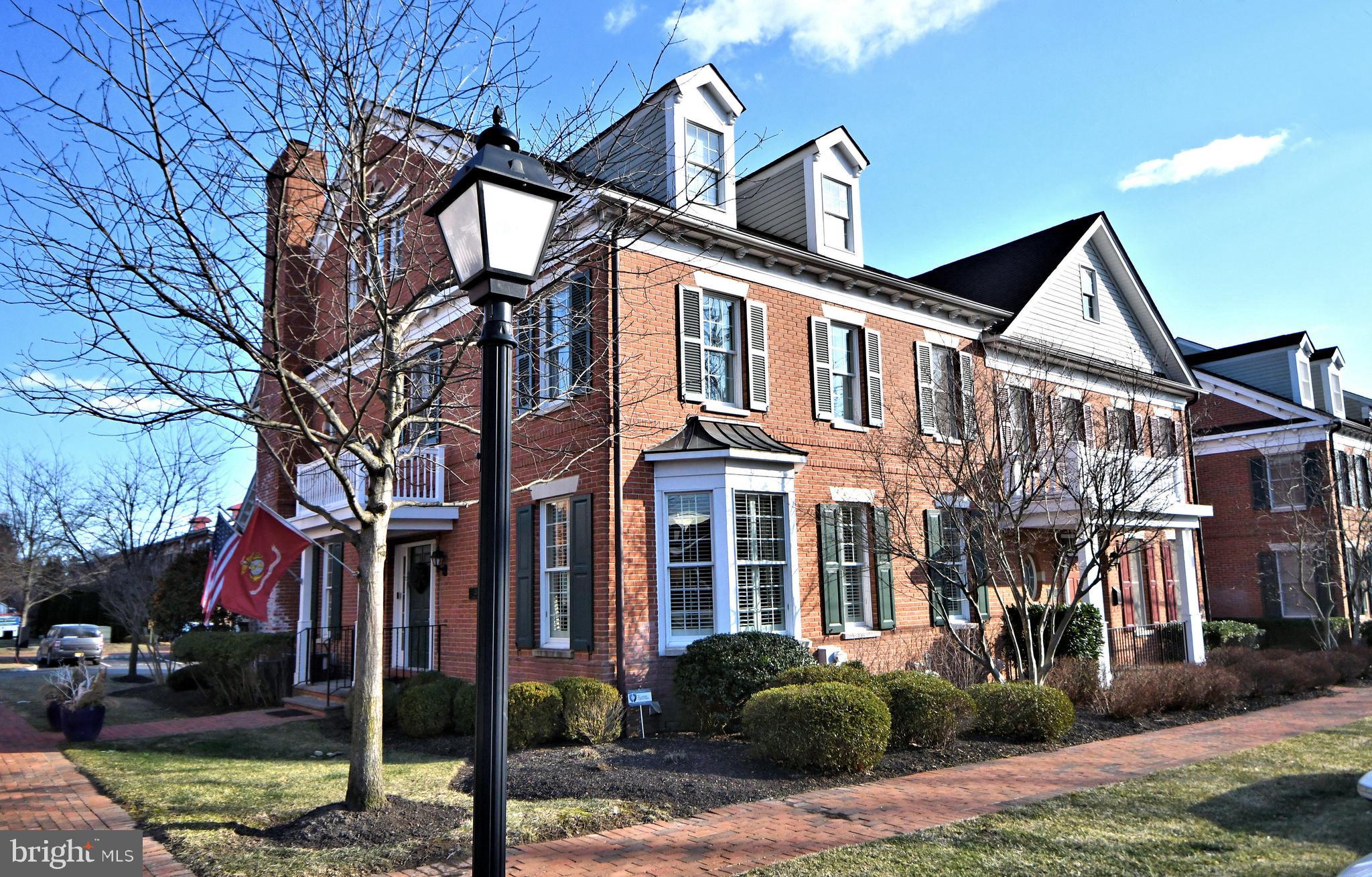 NEWTOWN STATION - Residential