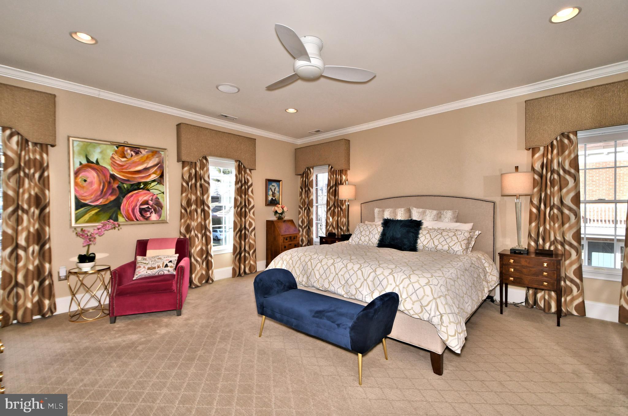 NEWTOWN STATION - Residential