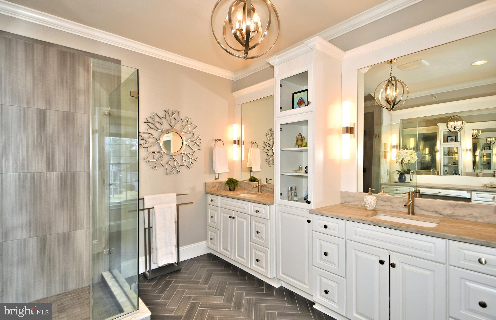 NEWTOWN STATION - Residential