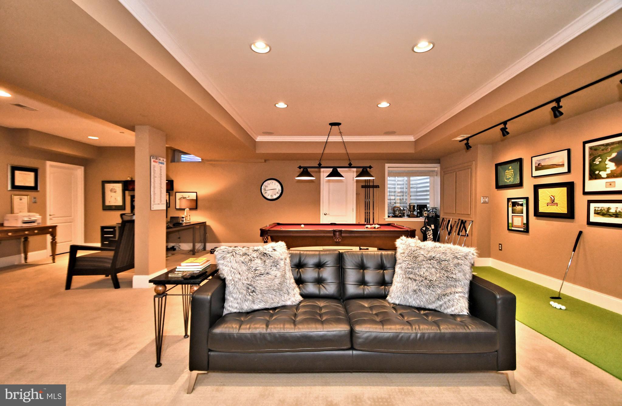 NEWTOWN STATION - Residential